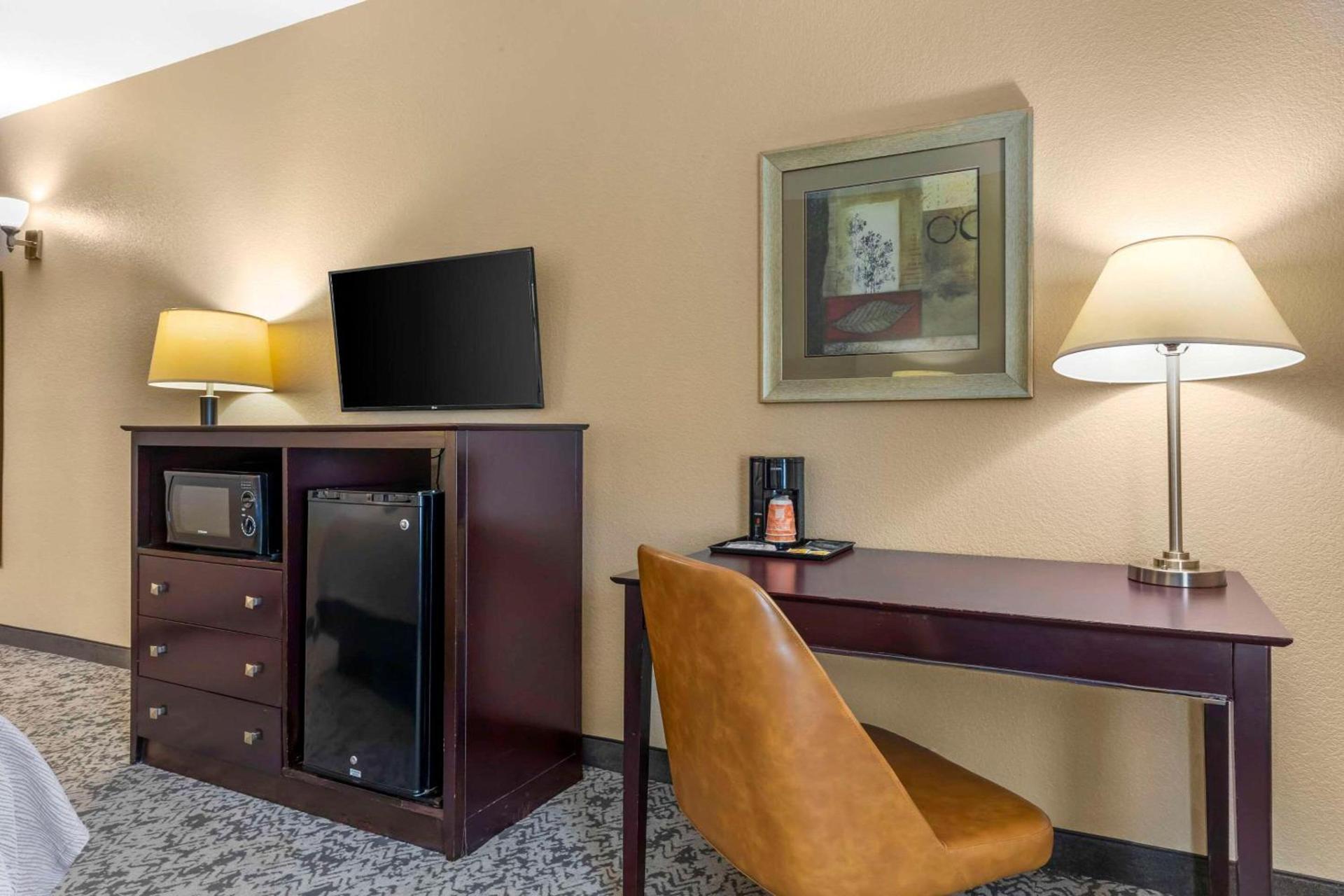 Quality Inn & Suites Groesbeck North photo 7