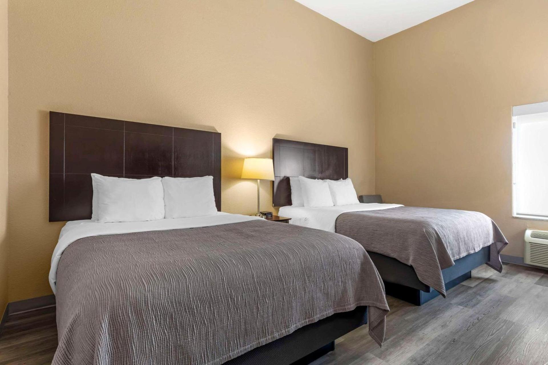 Quality Inn & Suites Groesbeck North photo 14
