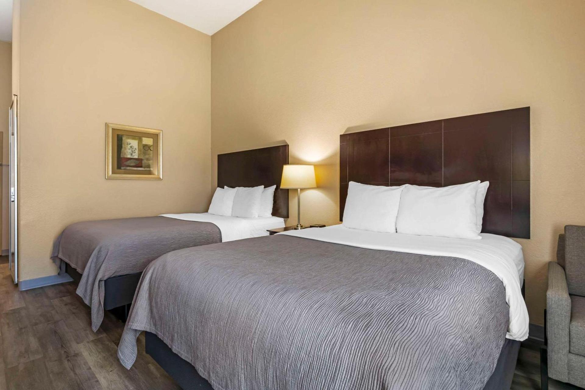 Quality Inn & Suites Groesbeck North photo 15