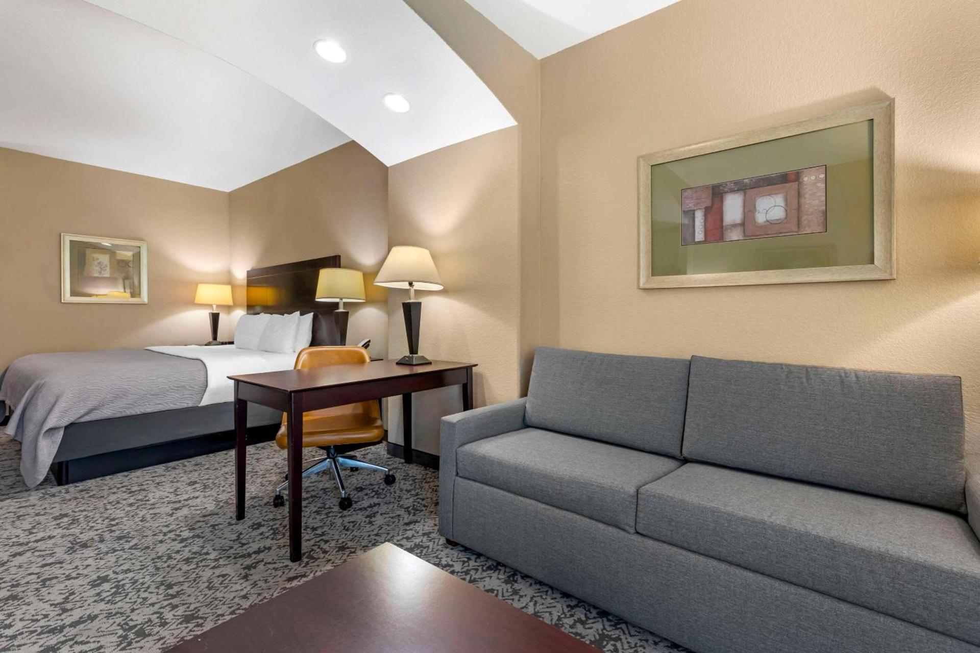 Quality Inn & Suites Groesbeck North photo 20
