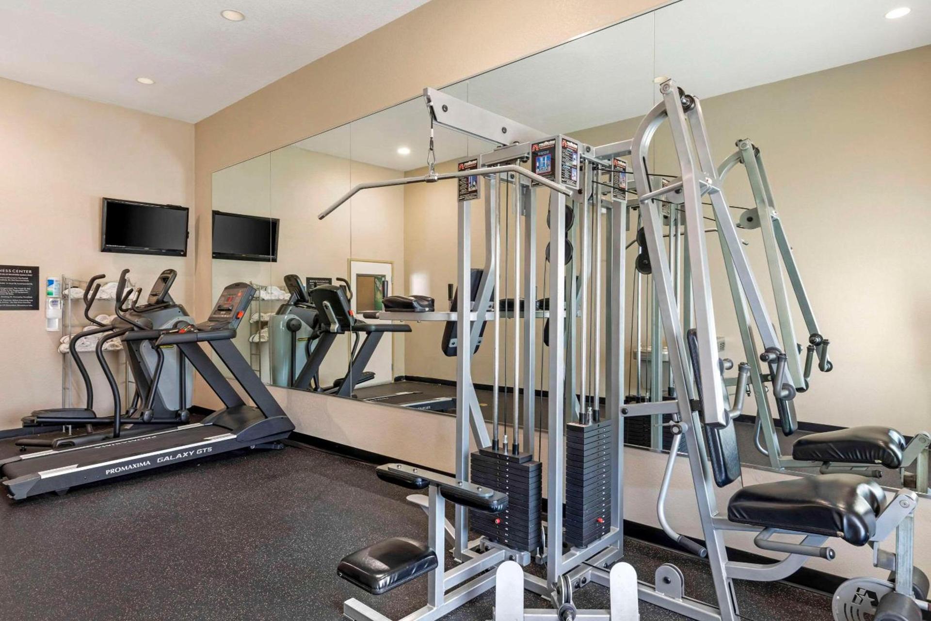 Quality Inn & Suites Groesbeck North photo 24