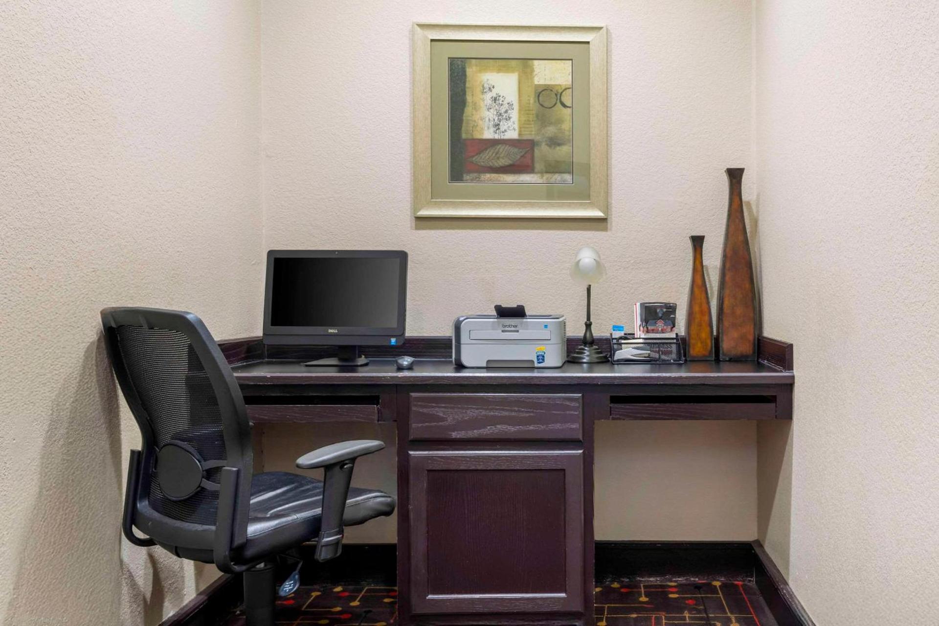 Quality Inn & Suites Groesbeck North photo 26