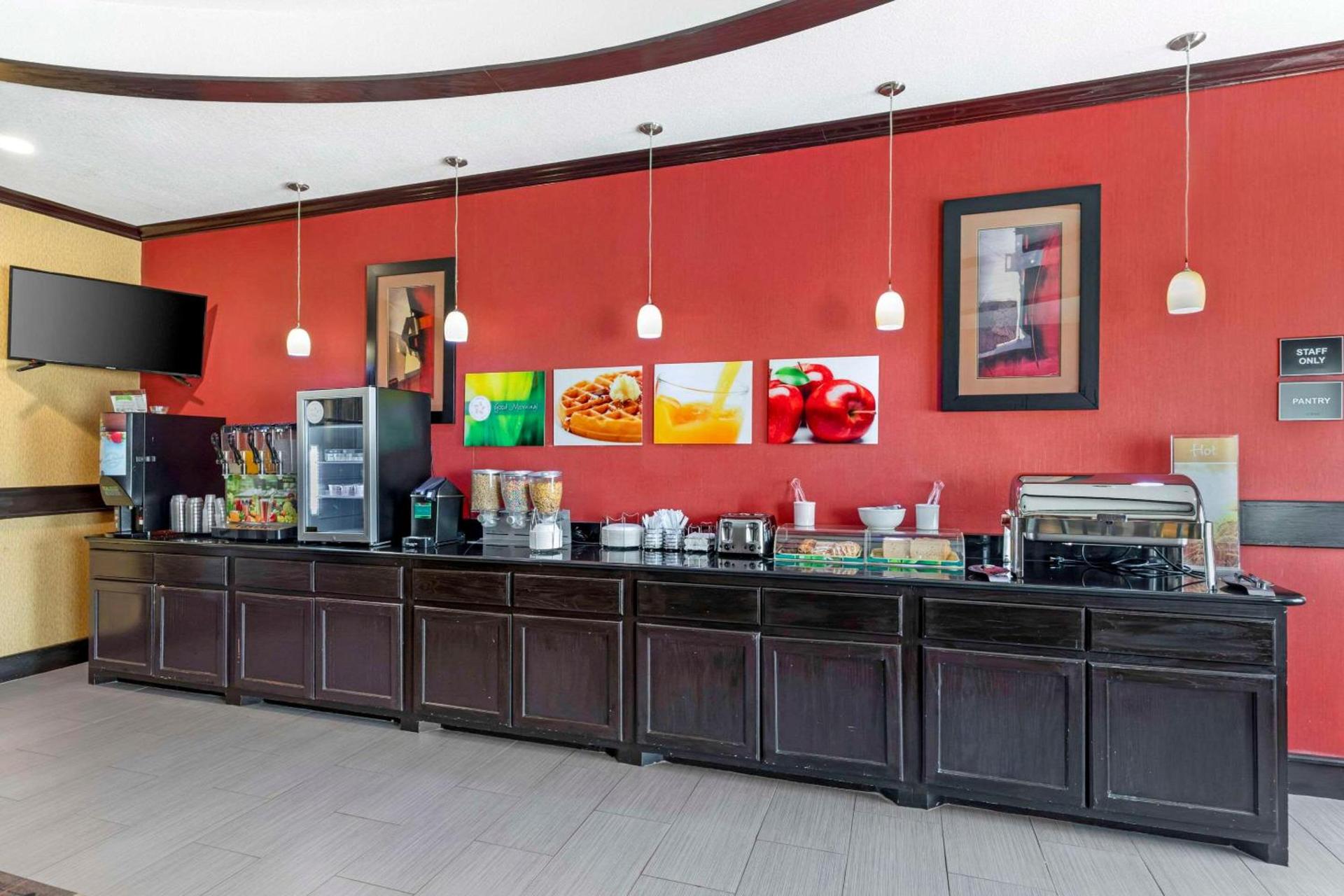 Quality Inn & Suites Groesbeck North photo 28