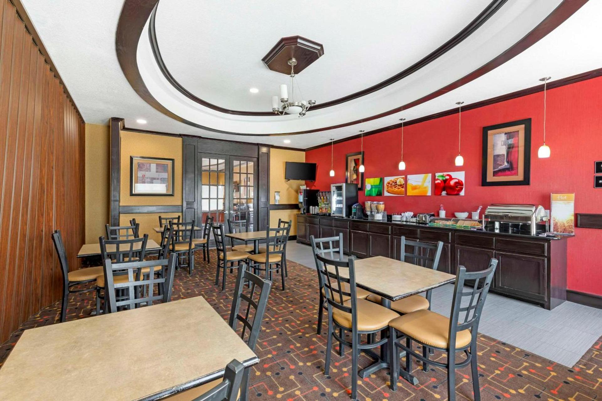 Quality Inn & Suites Groesbeck North photo 29