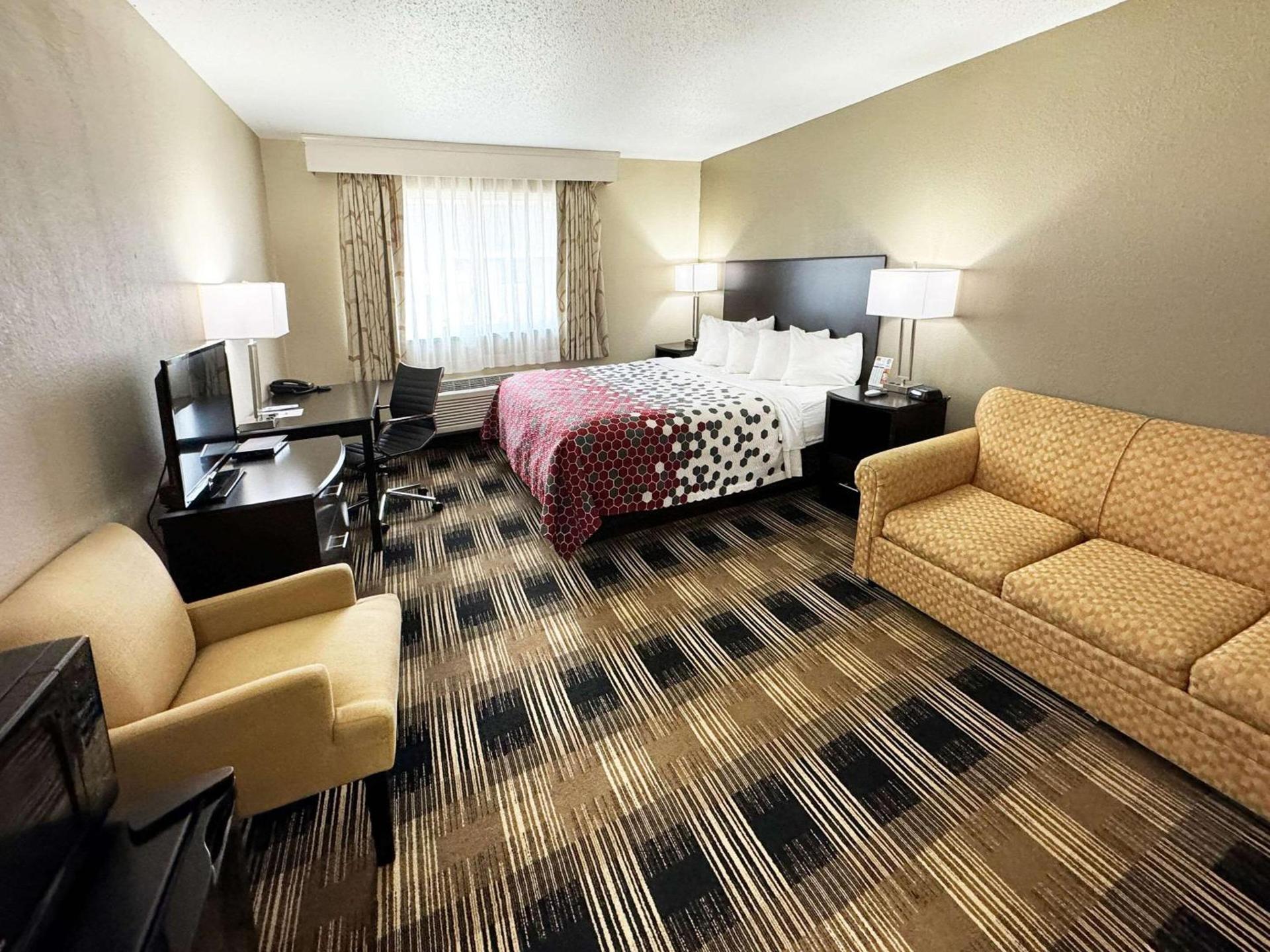 Econo Lodge Wausau - Rothschild photo 11