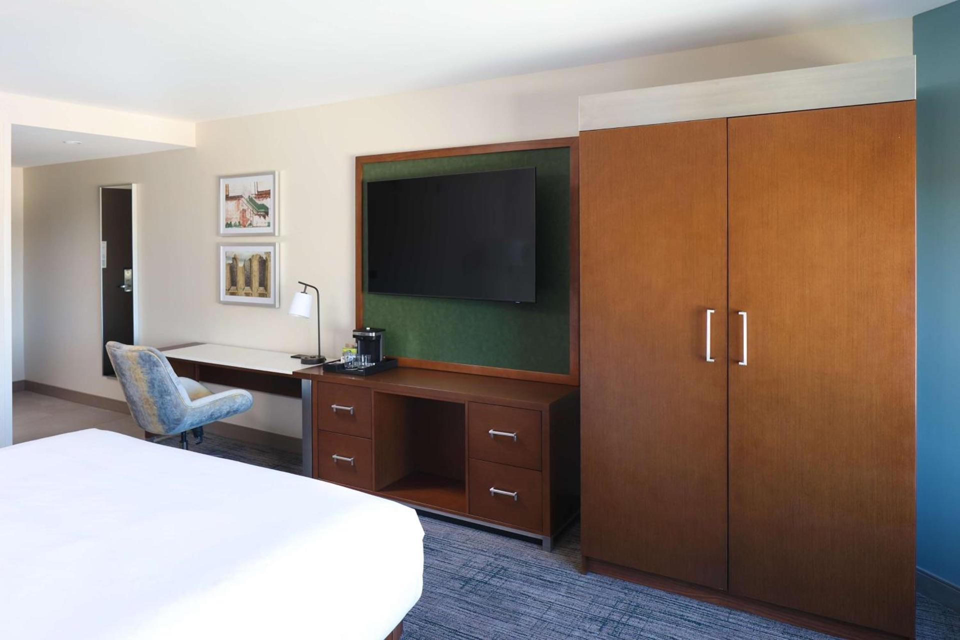 Doubletree By Hilton Battle Creek photo 11