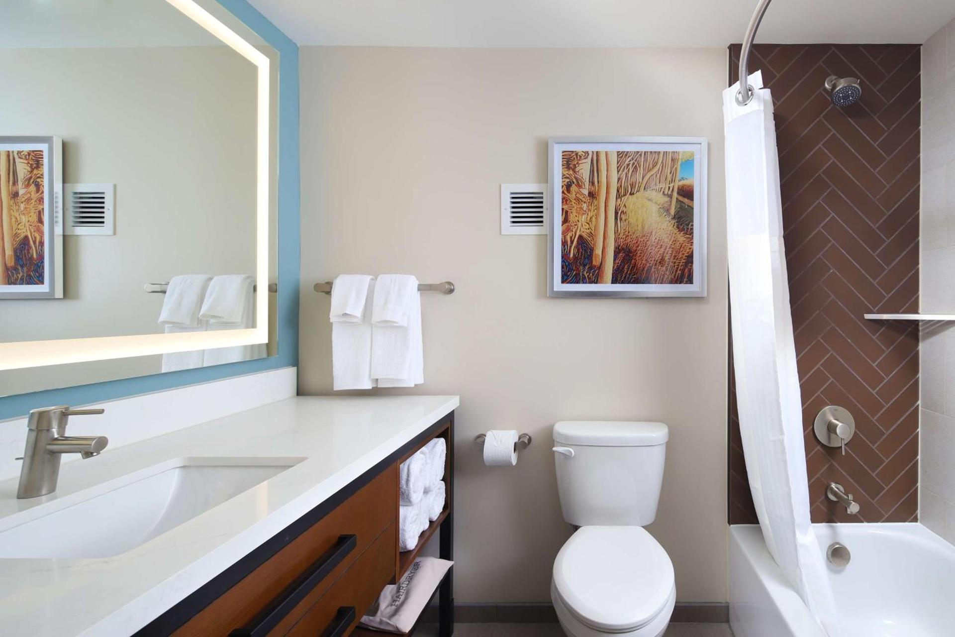 Doubletree By Hilton Battle Creek photo 12