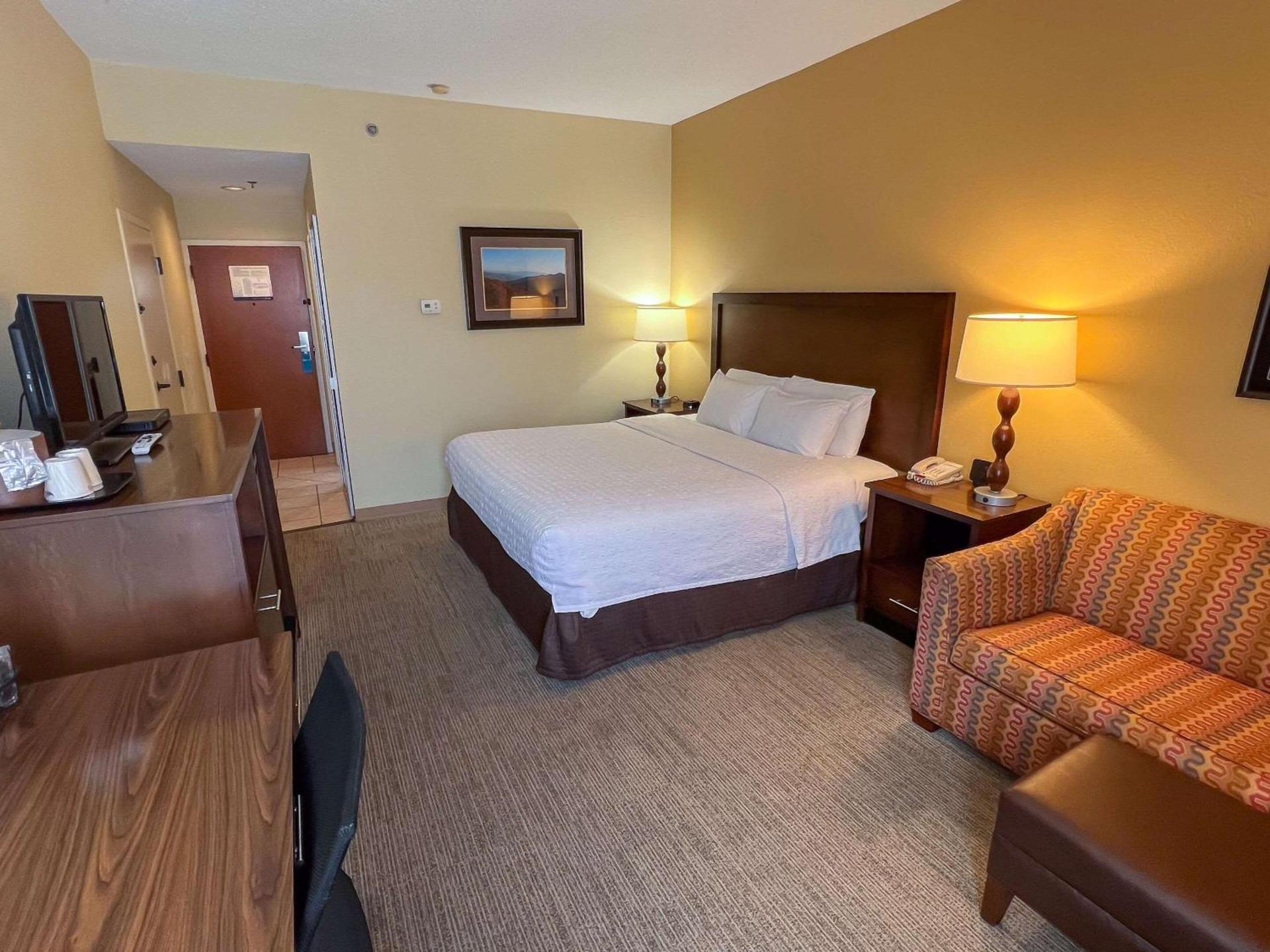 Clarion Pointe Cherokee photo 15