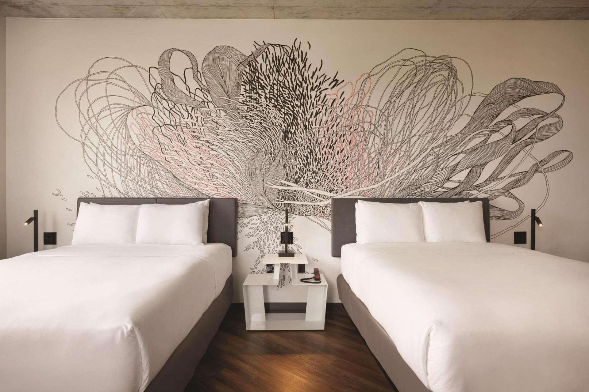 Radisson RED Miami Airport photo 7