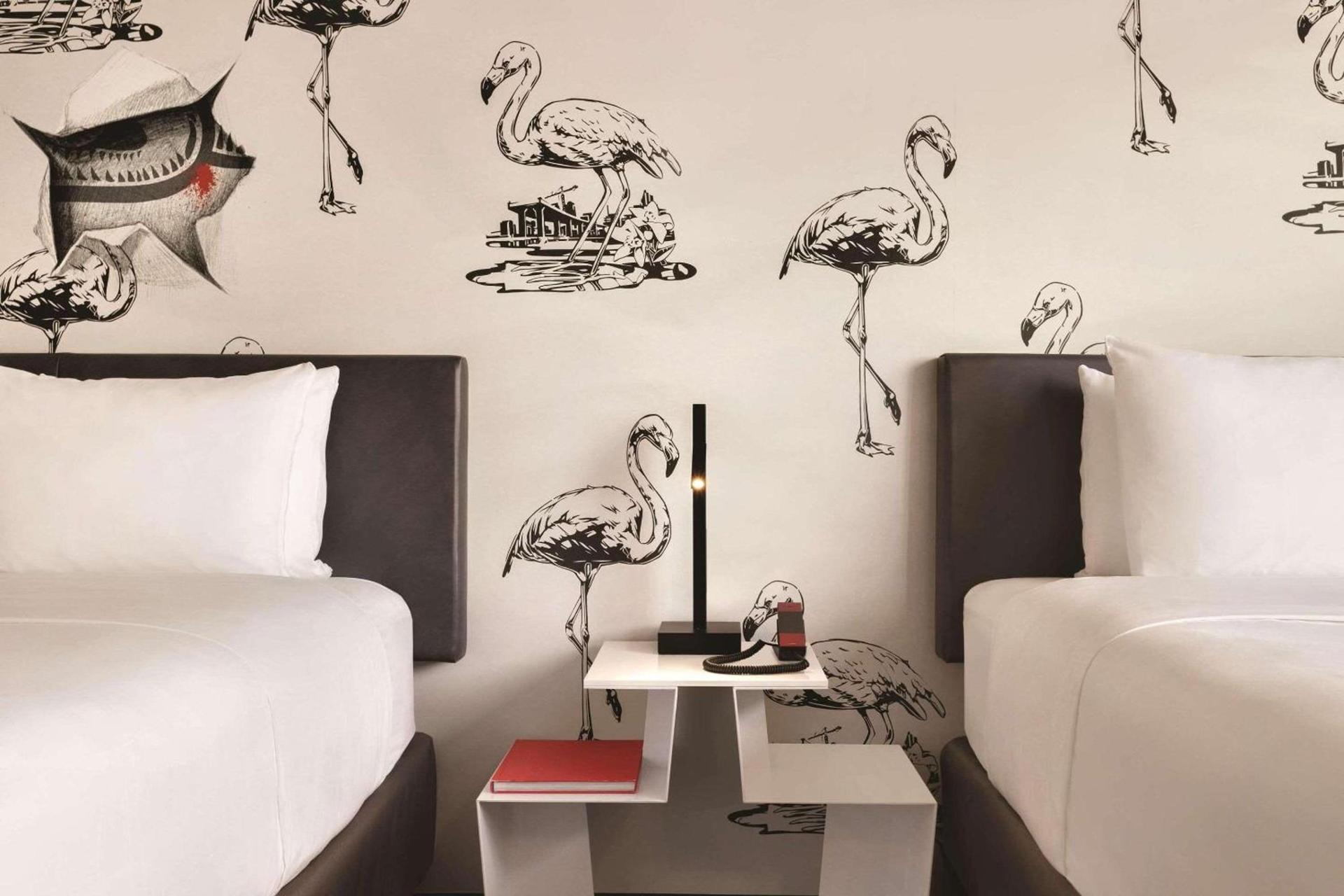 Radisson RED Miami Airport photo 8