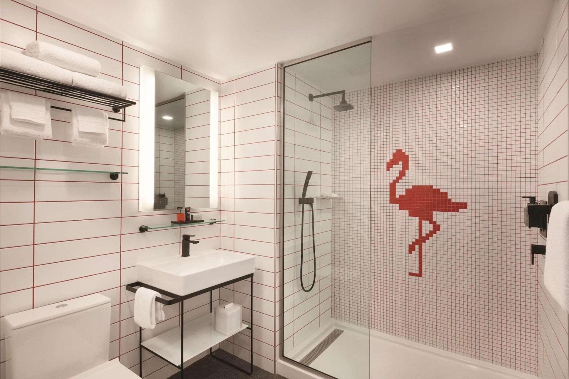 Radisson RED Miami Airport photo 13
