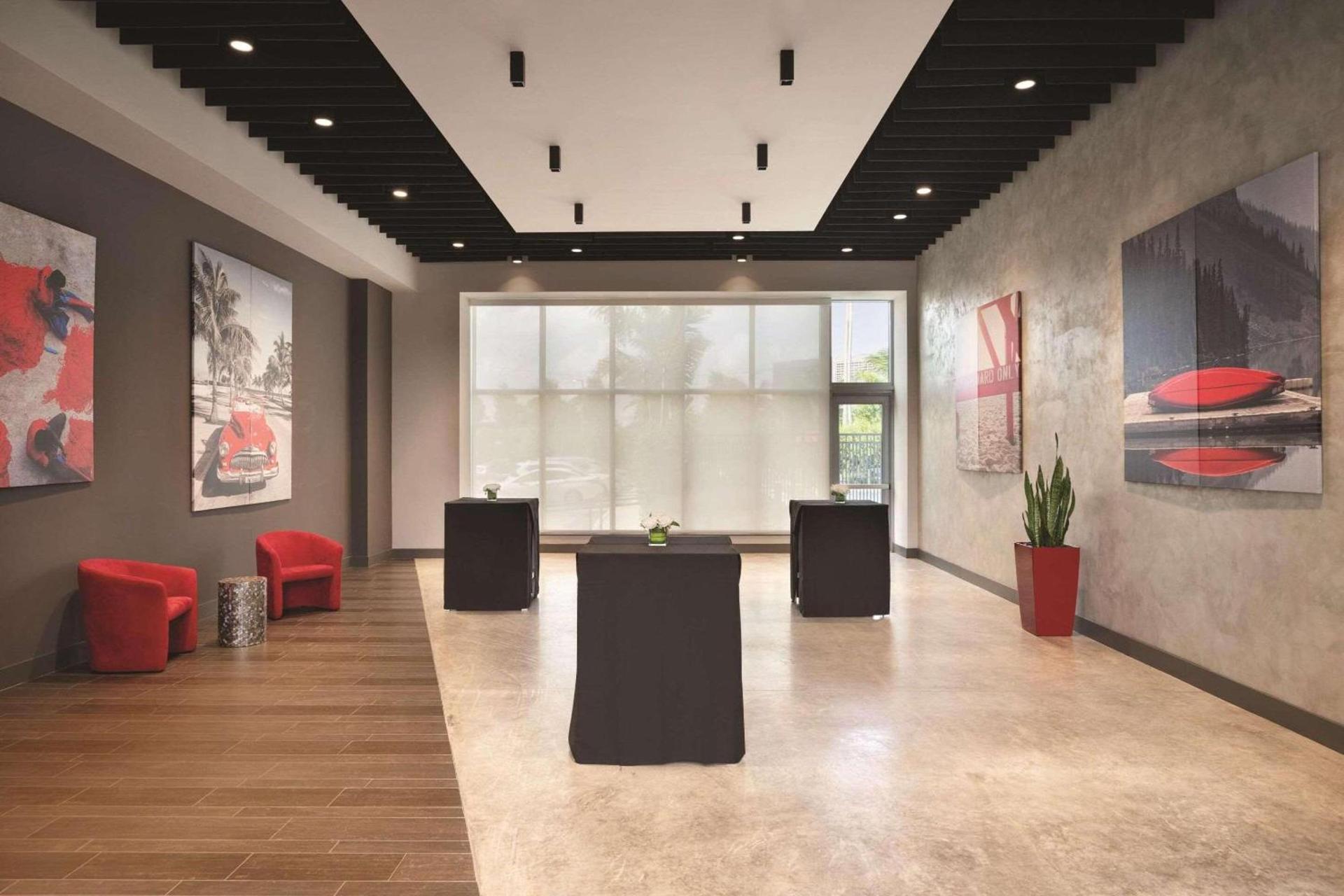 Radisson RED Miami Airport photo 22
