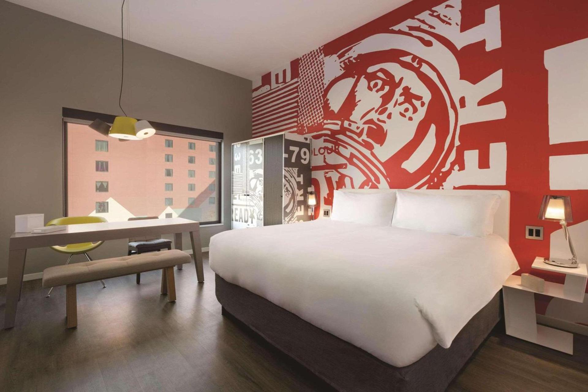 Radisson Red Minneapolis Downtown photo 3