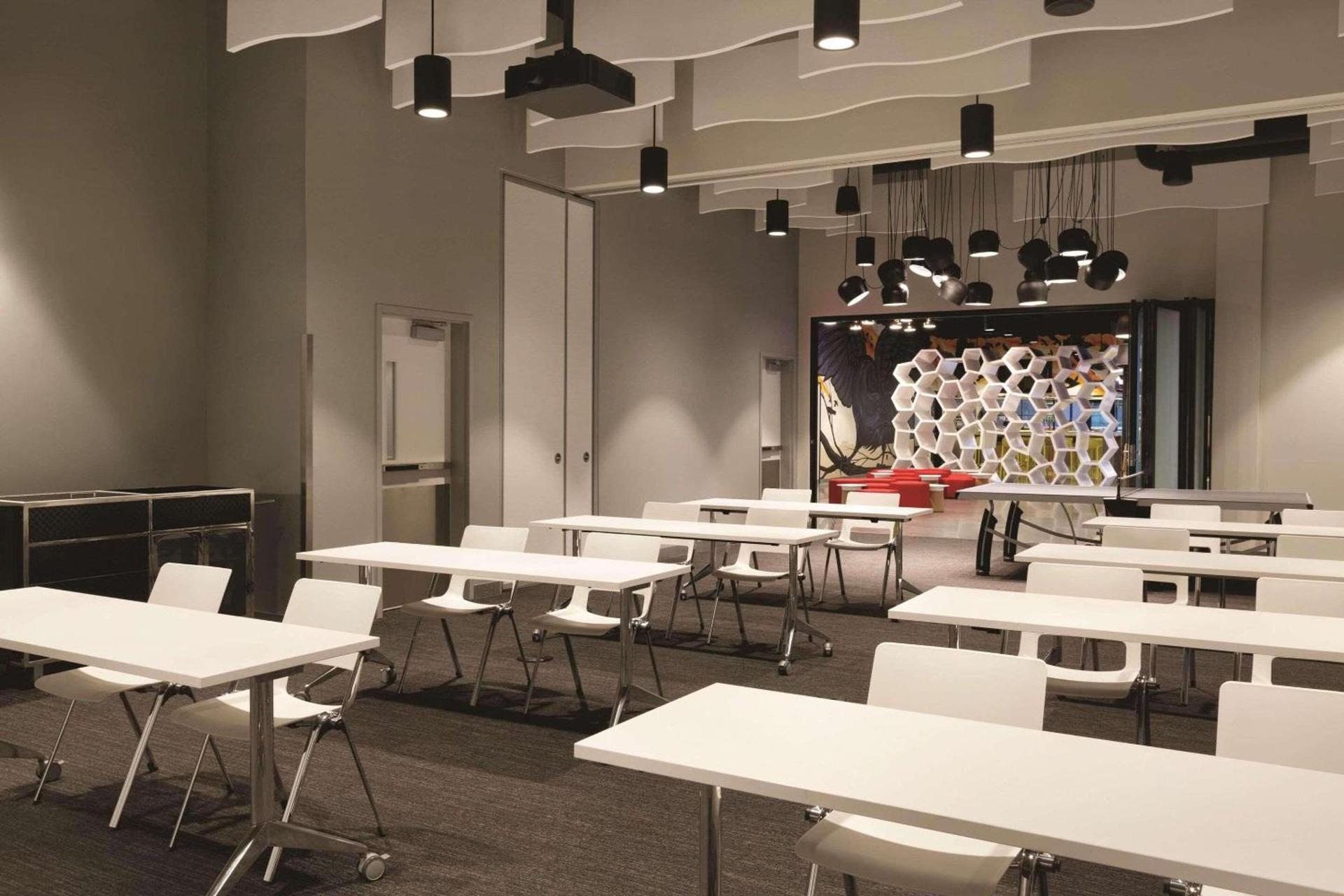 Radisson Red Minneapolis Downtown photo 14