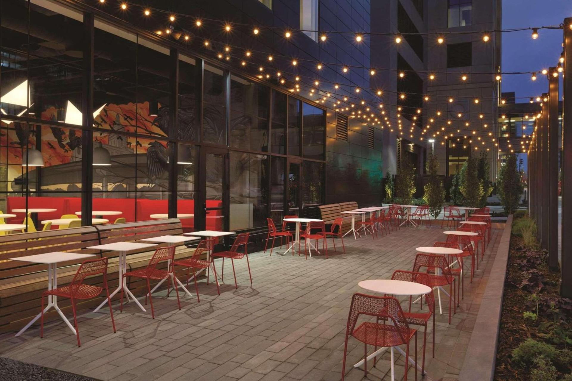 Radisson Red Minneapolis Downtown photo 21