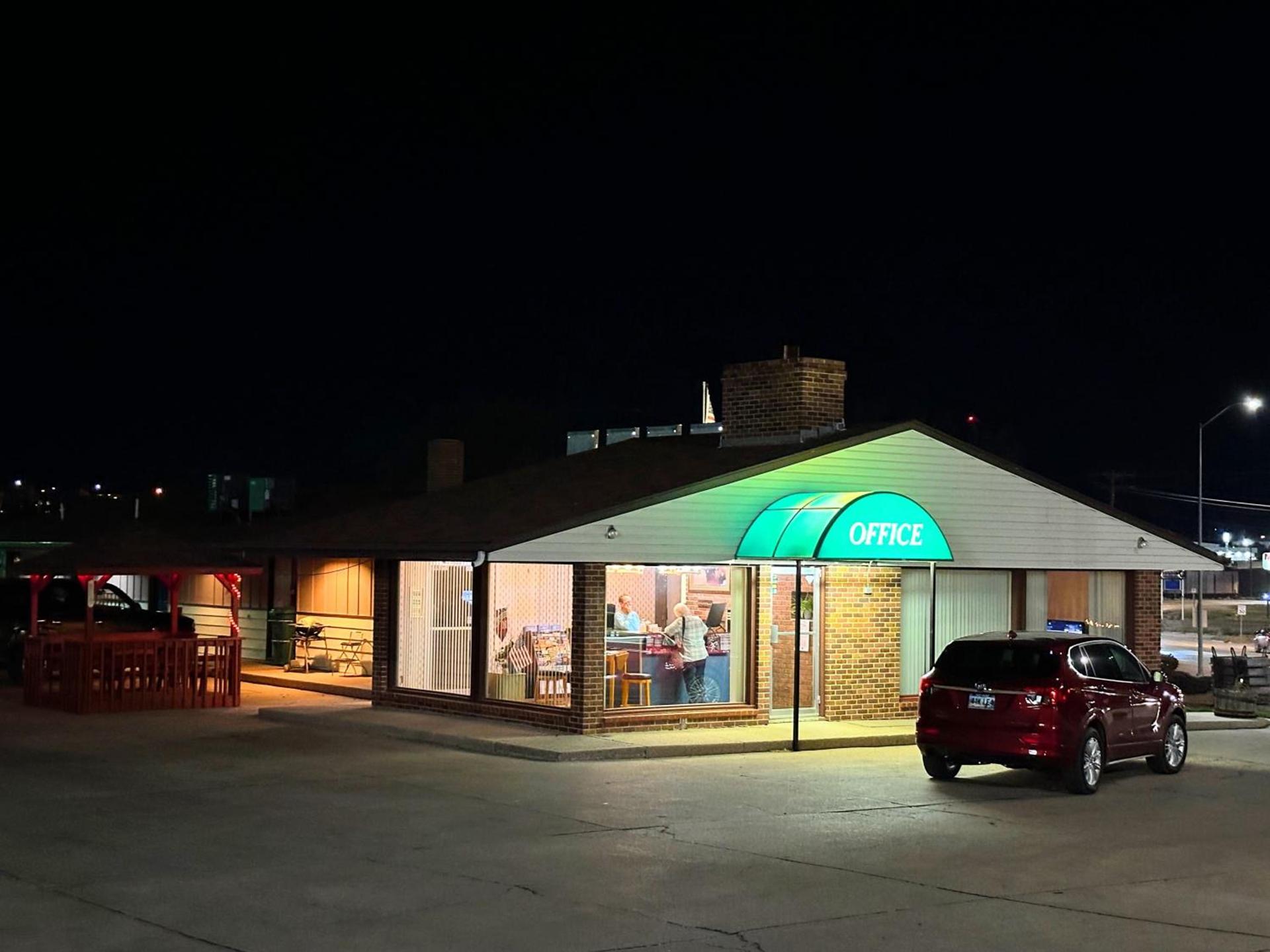 Westerner Motel photo 2