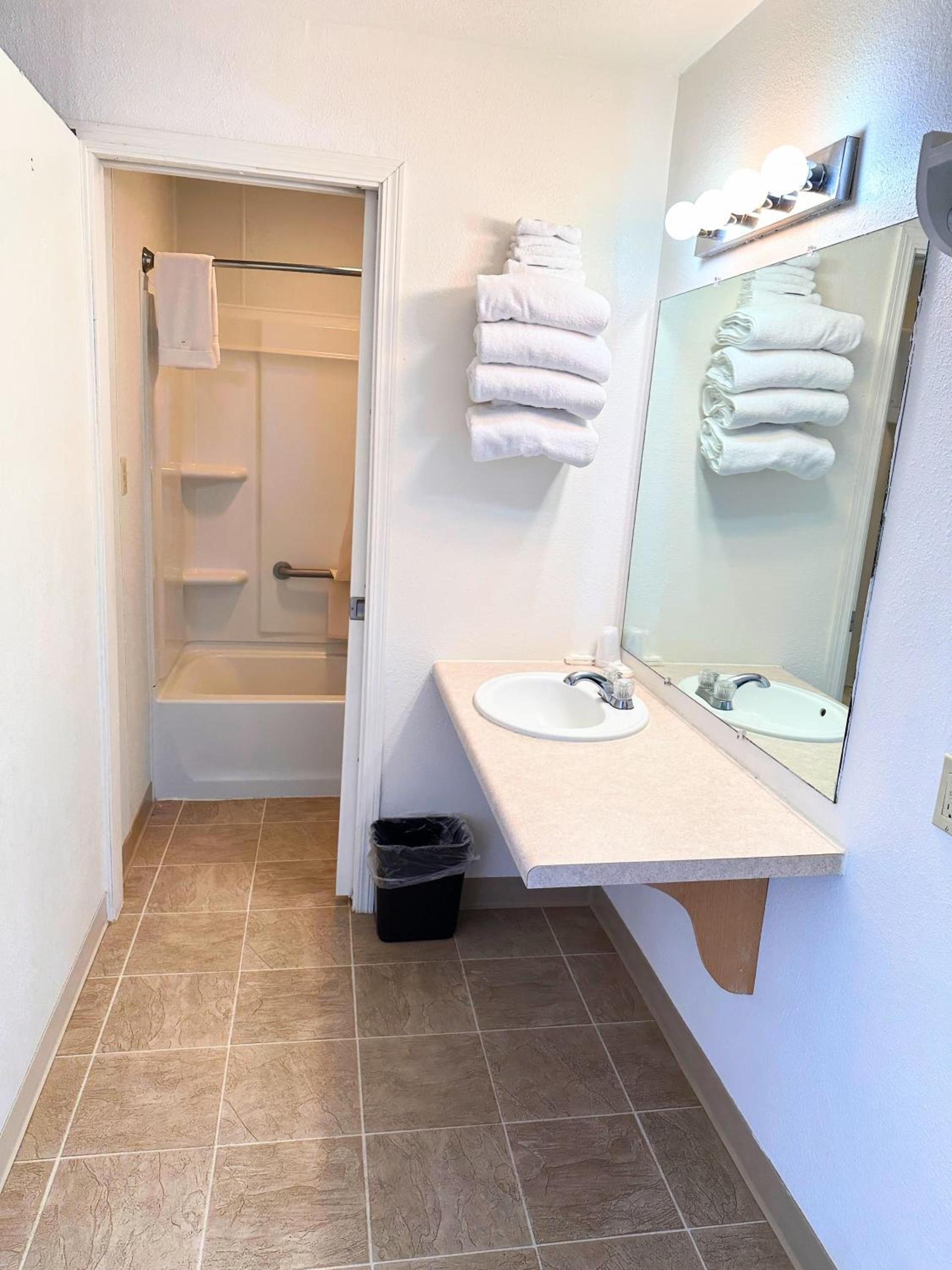 Westerner Motel photo 3