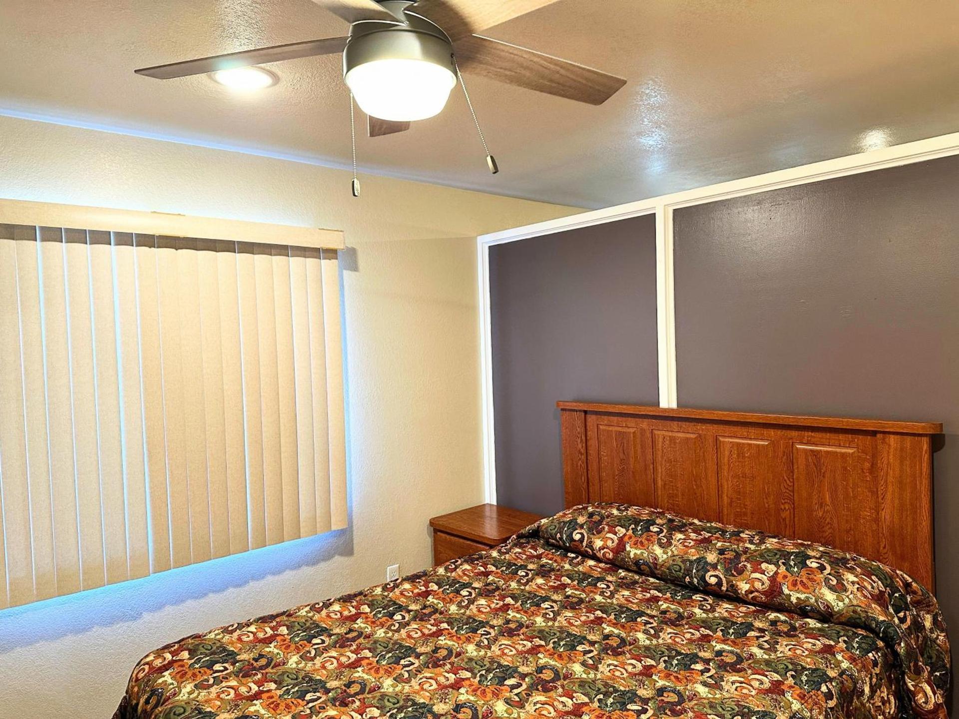 Westerner Motel photo 7