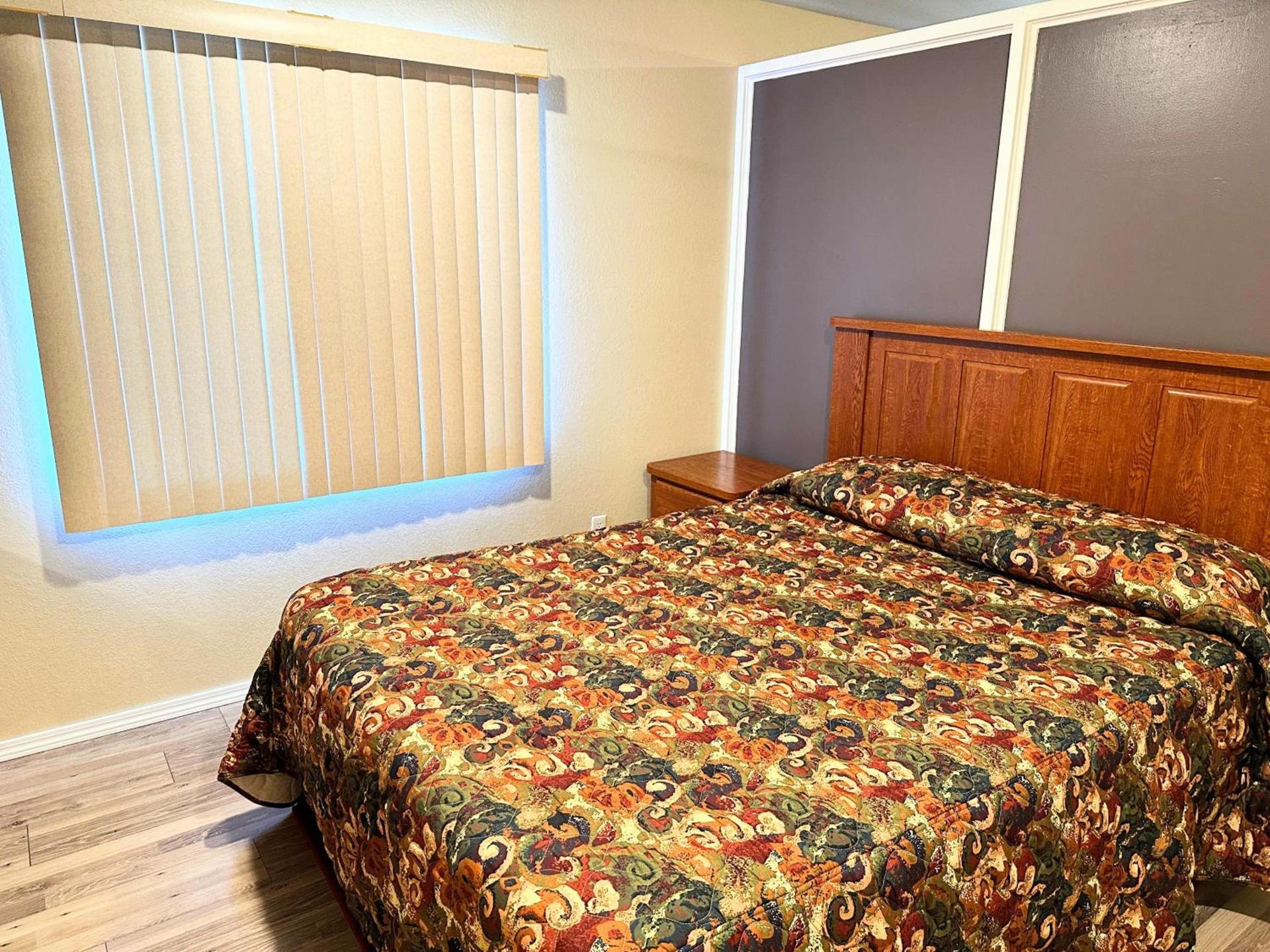 Westerner Motel photo 13