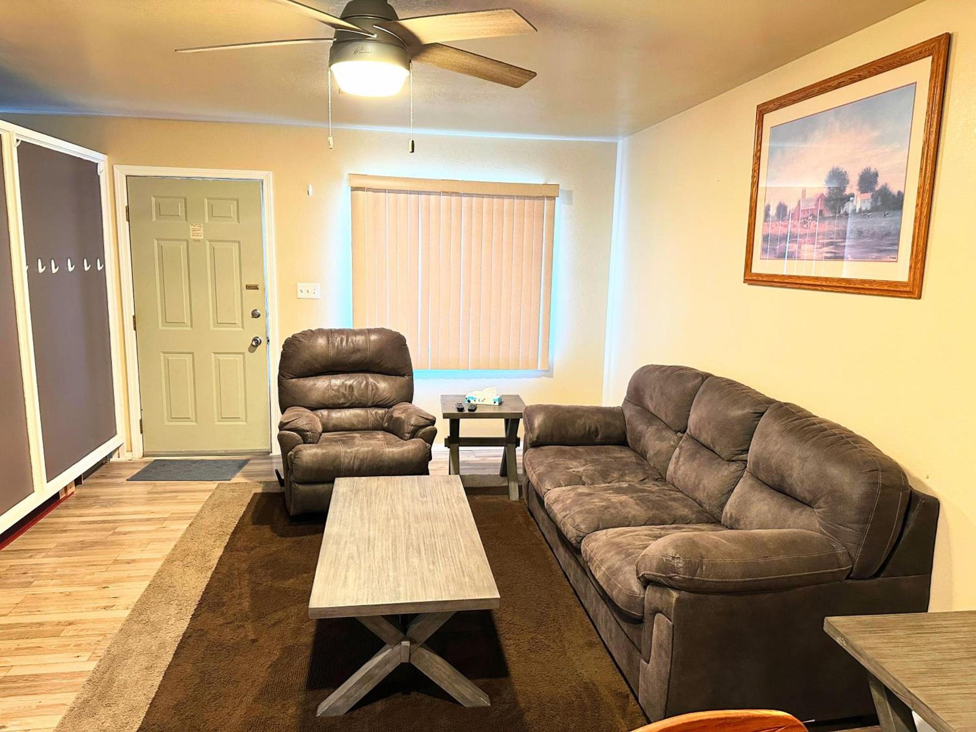 Westerner Motel photo 23