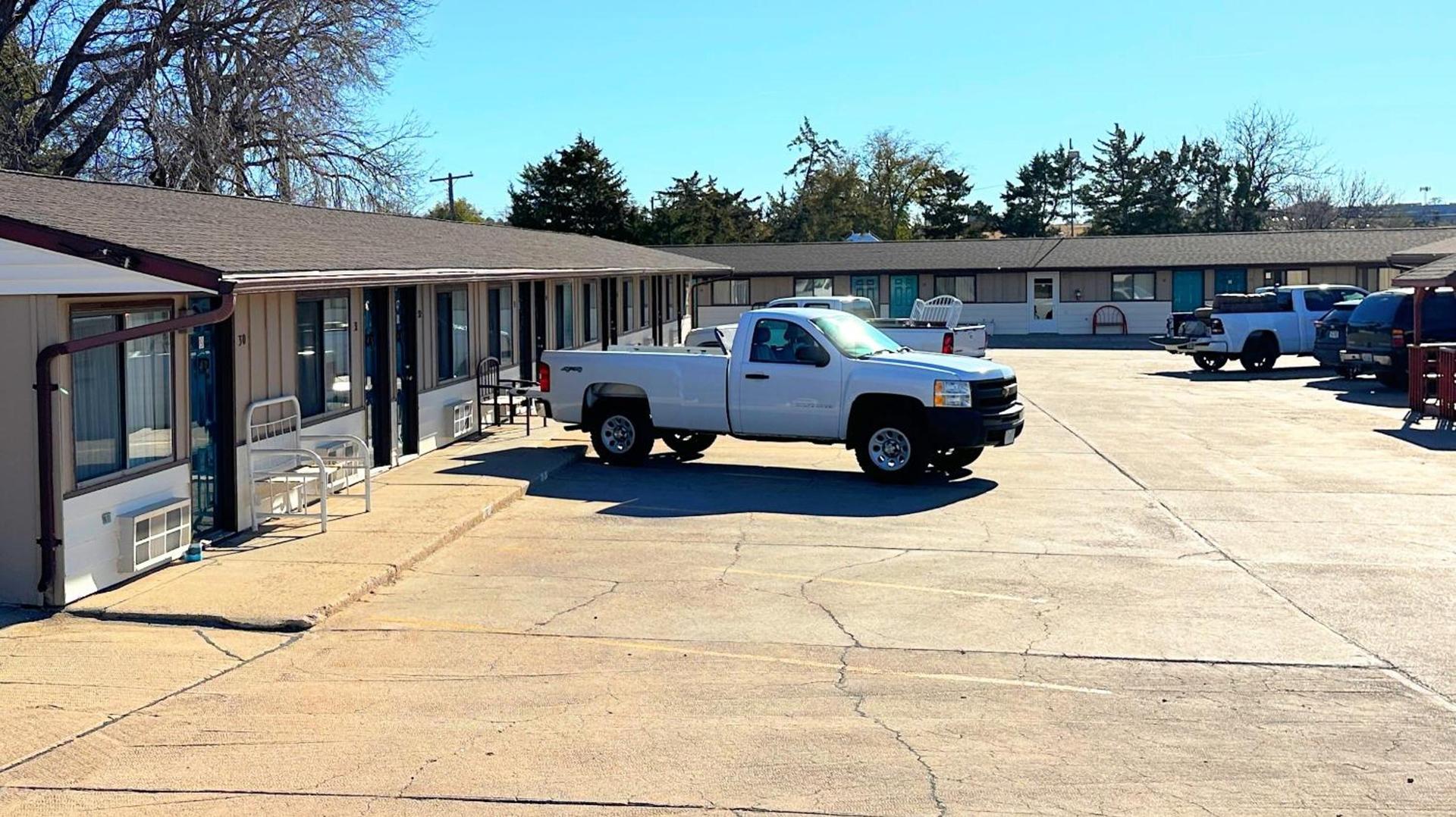 Westerner Motel photo 34