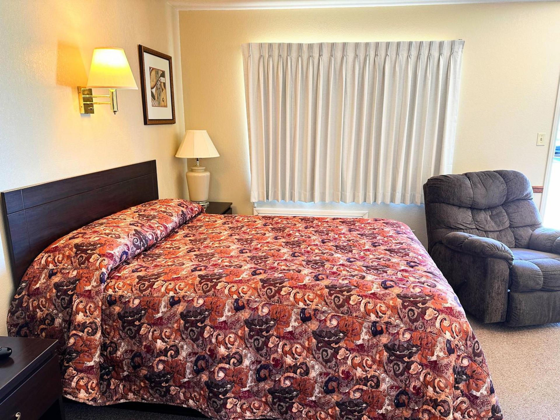 Westerner Motel photo 57