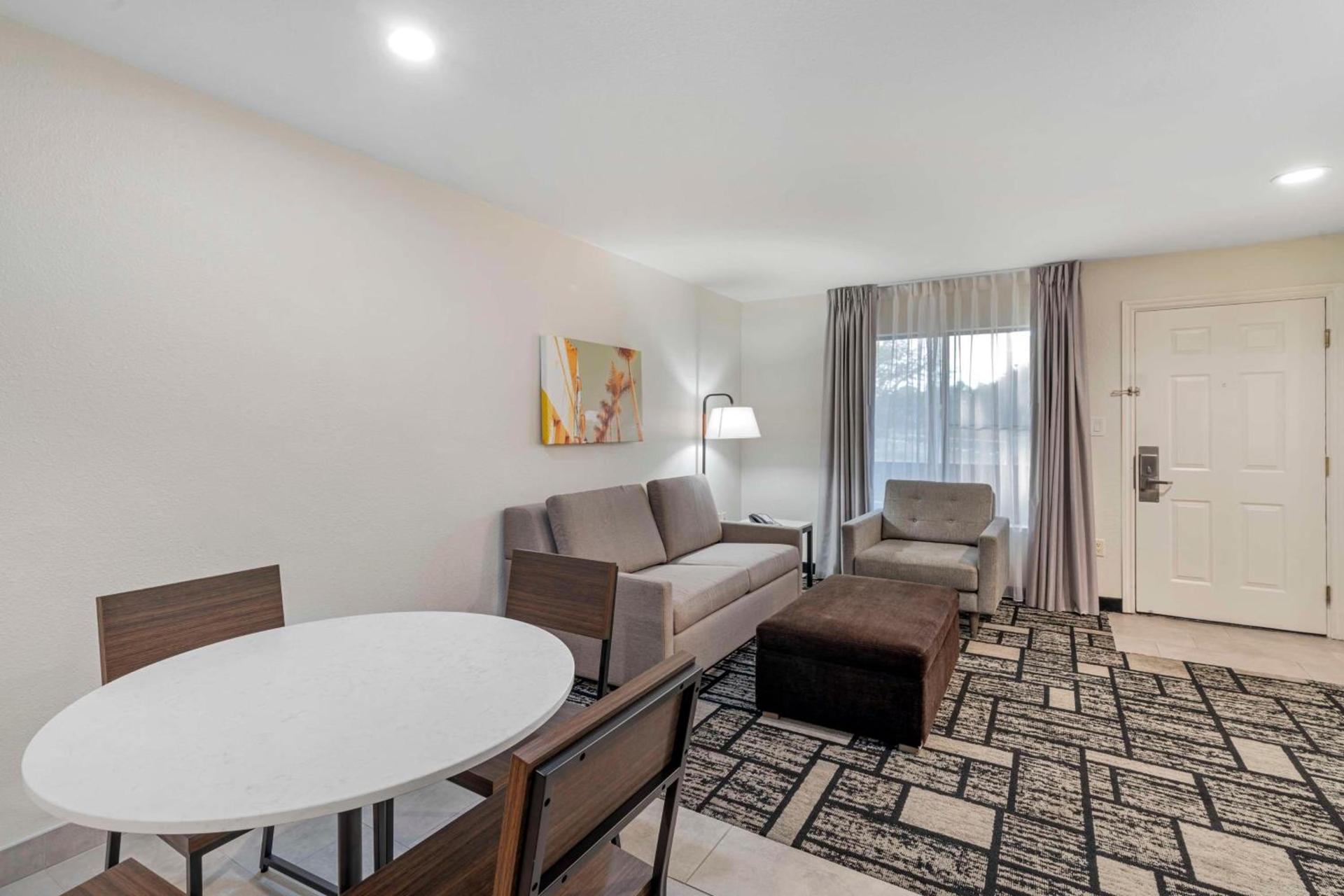 Best Western Plus Meridian Inn & Suites, Anaheim-Orange photo 33