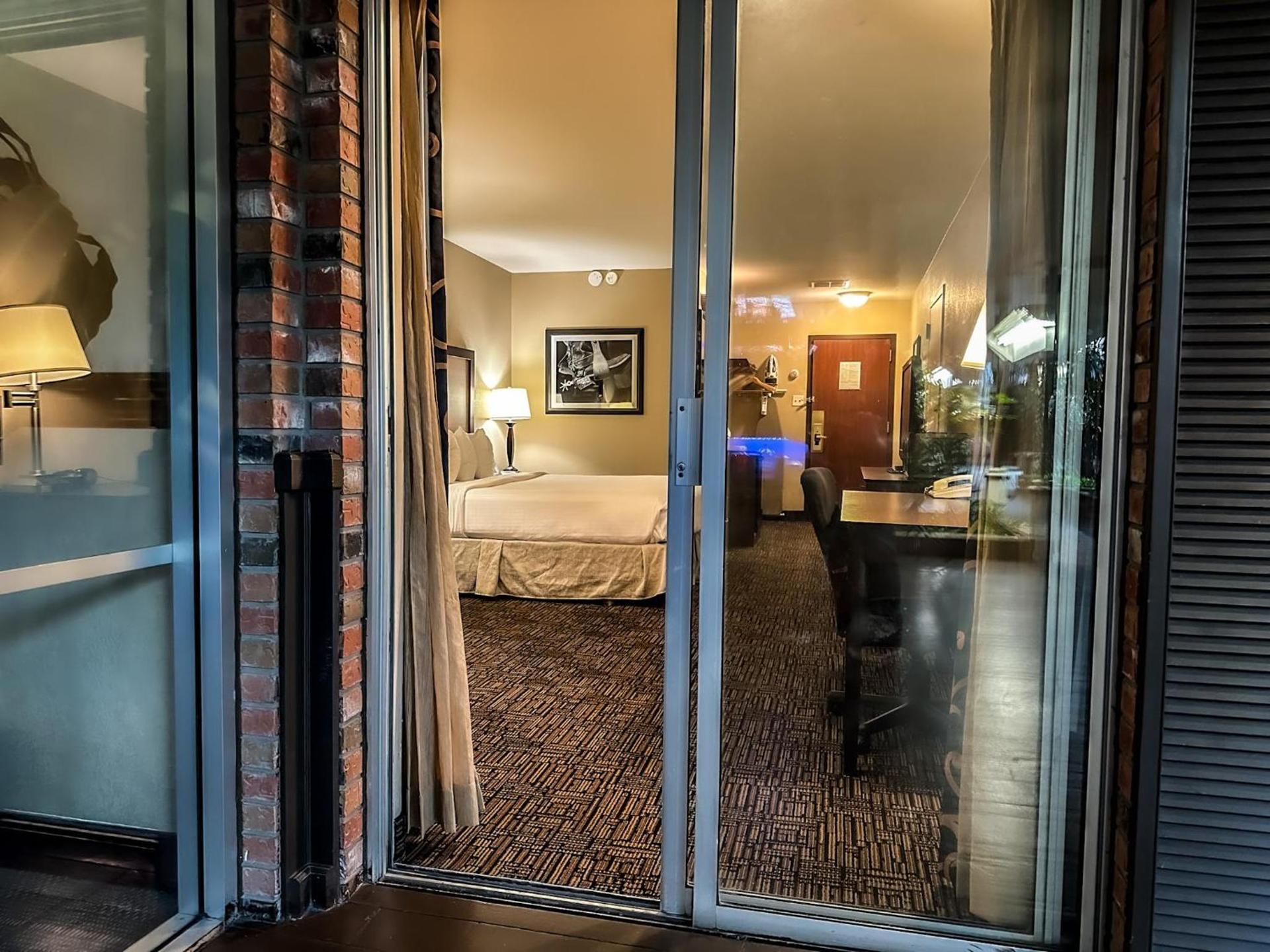 Heritage Inn photo 39