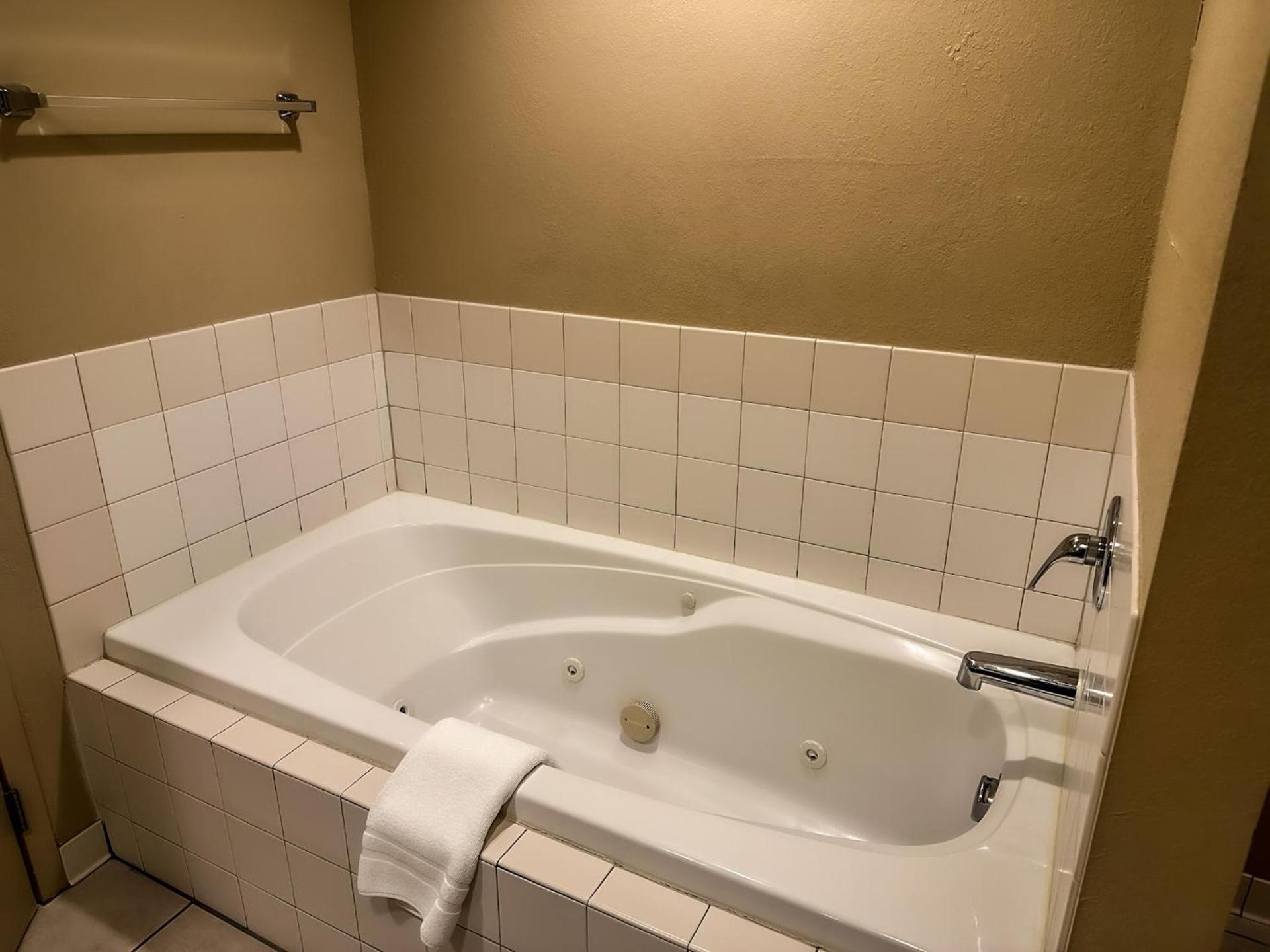 Heritage Inn photo 41