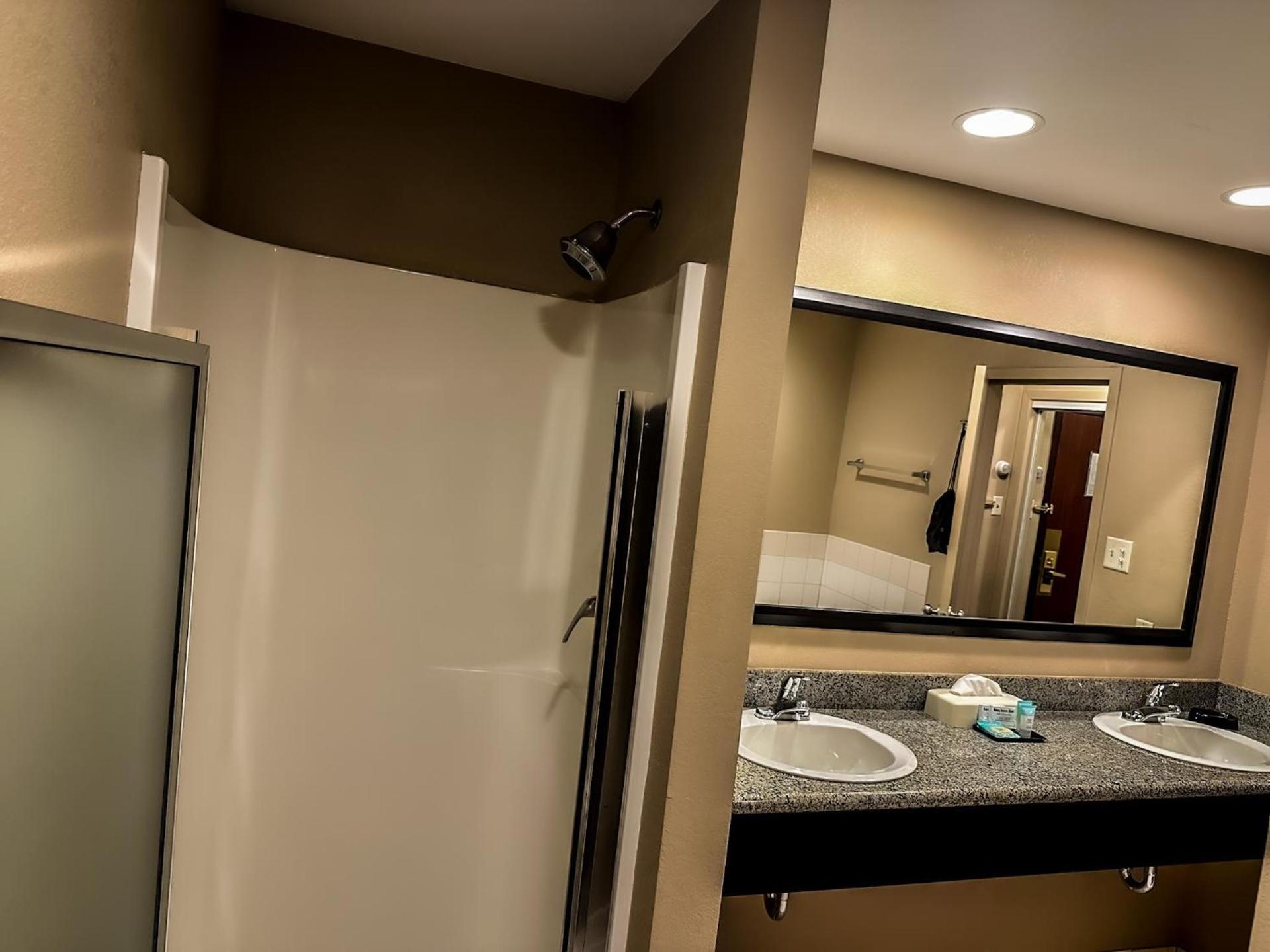 Heritage Inn photo 45