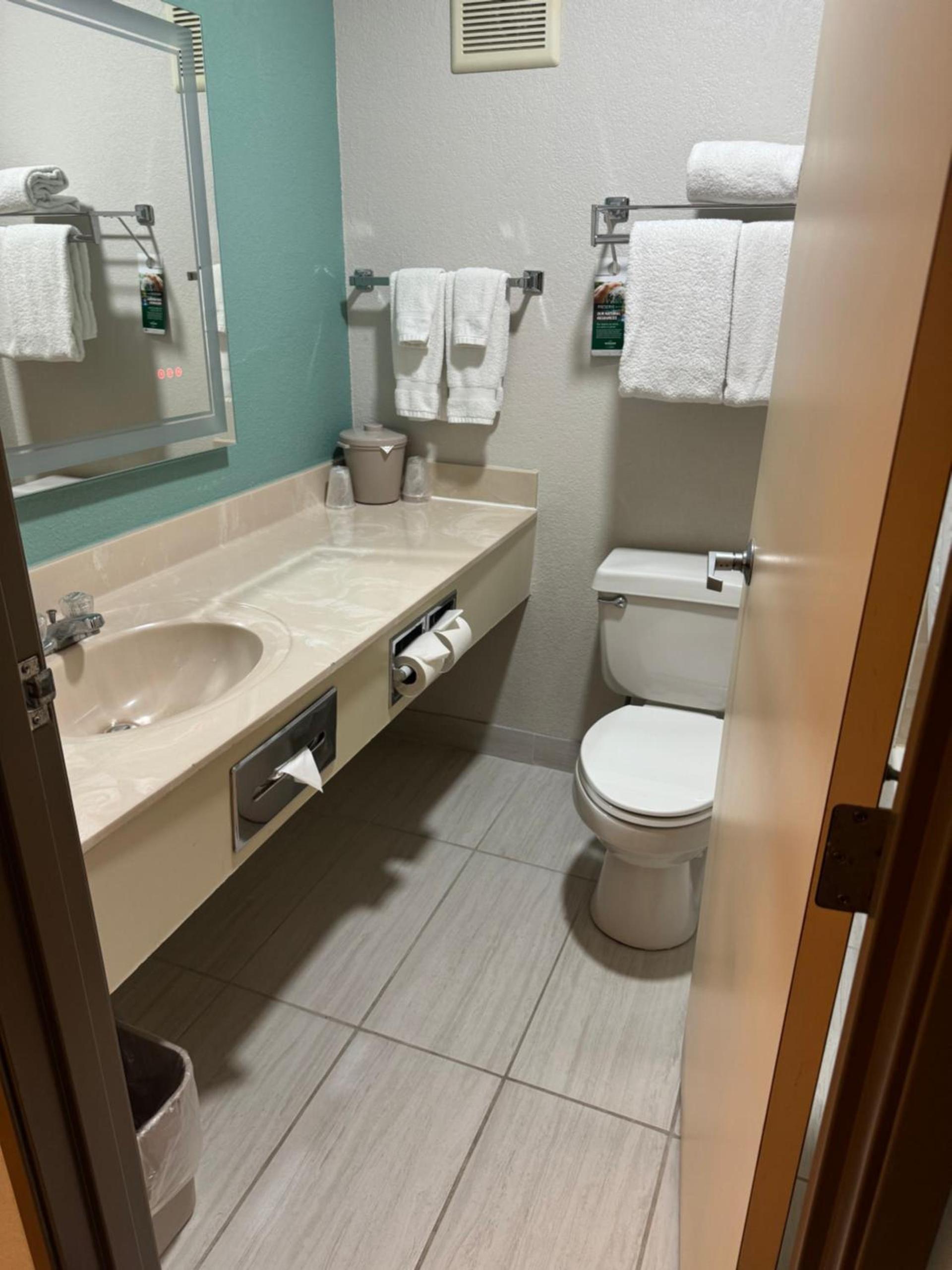 Wingate by Wyndham Sioux City photo 31