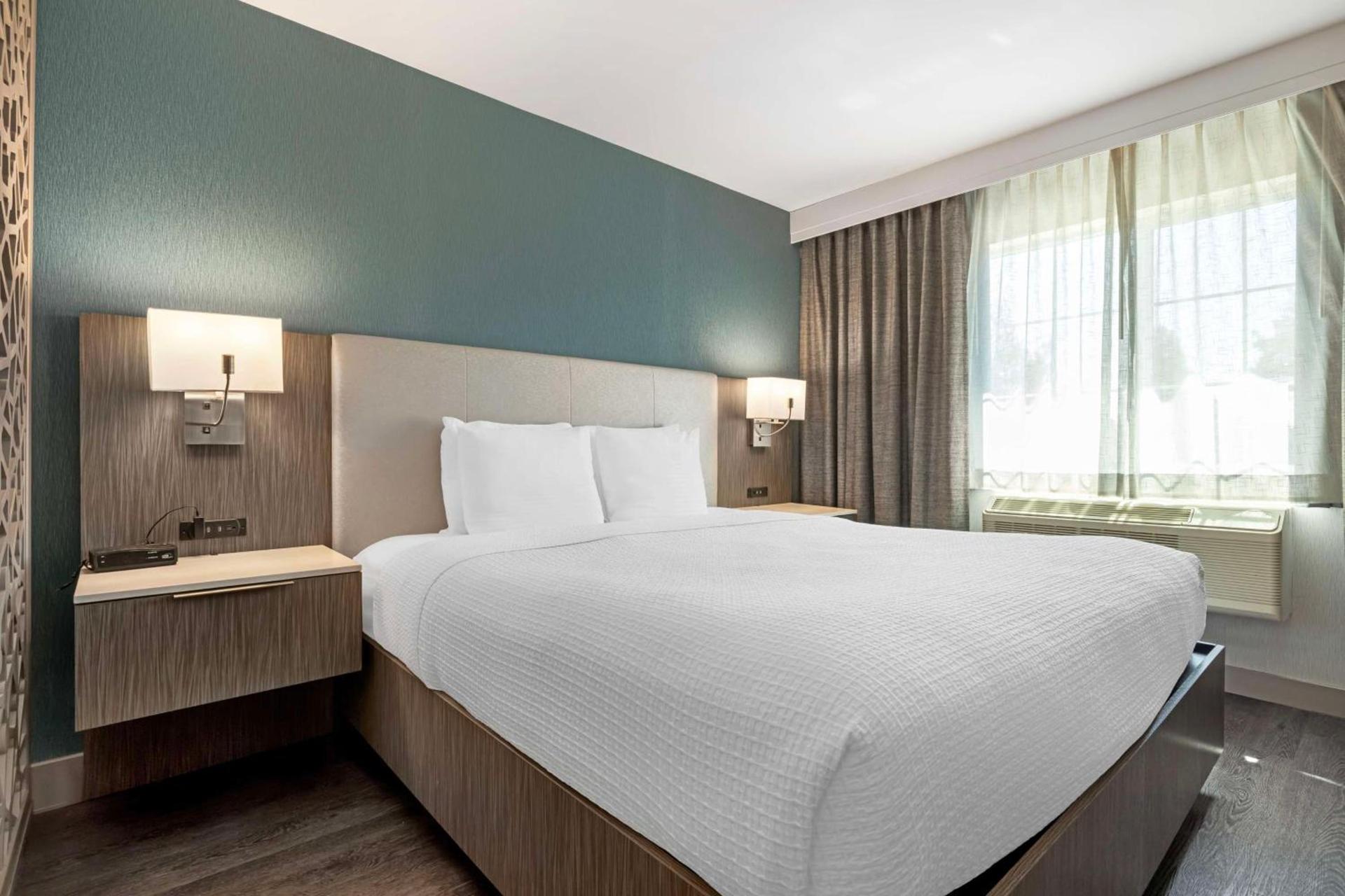 Best Western Plus Temecula Wine Country Hotel & Suites photo 12