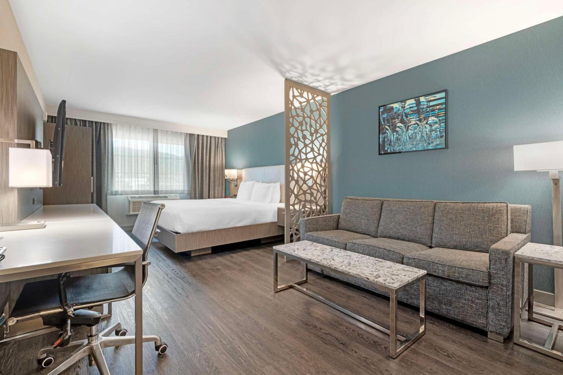 Best Western Plus Temecula Wine Country Hotel & Suites photo 18