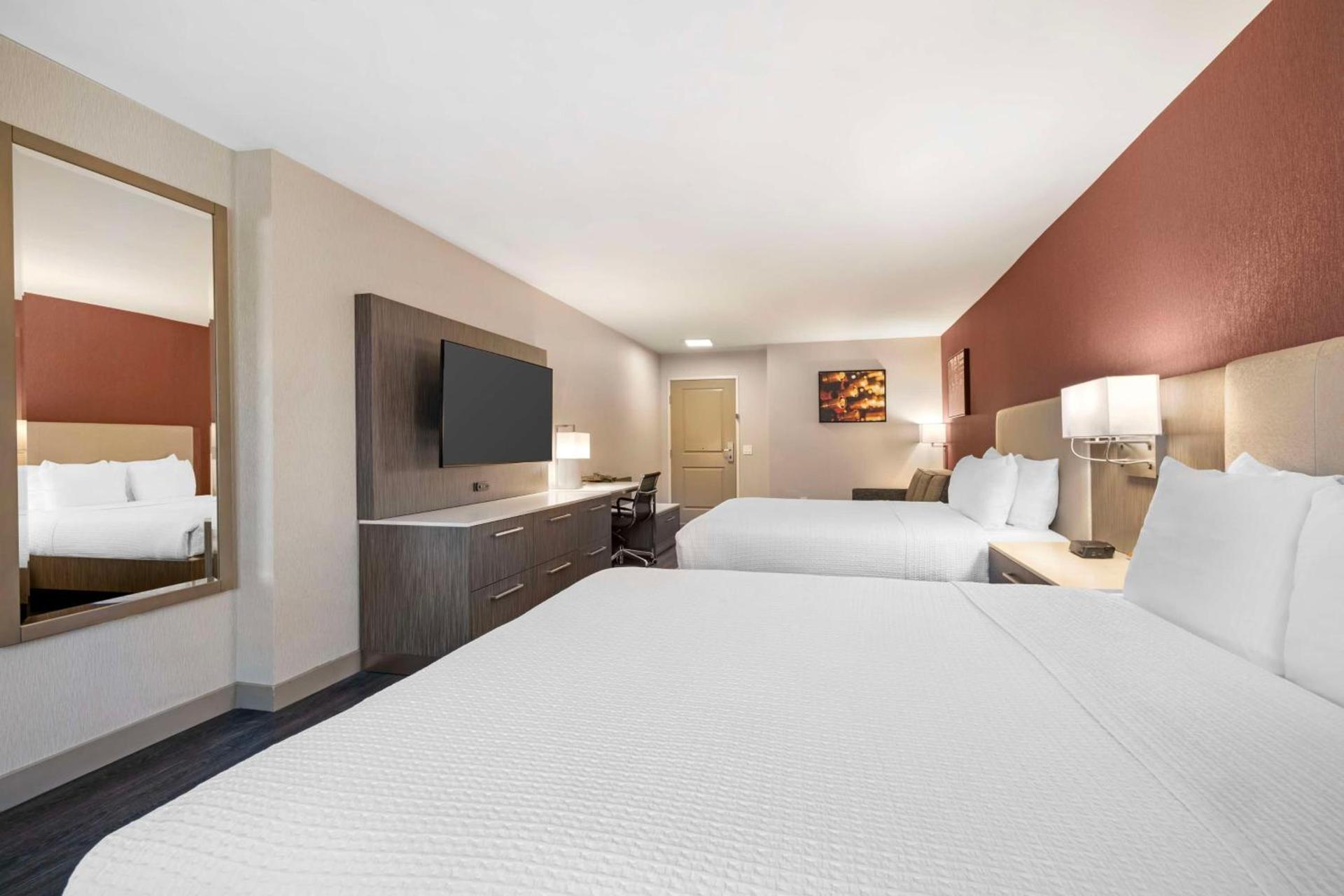 Best Western Plus Temecula Wine Country Hotel & Suites photo 22