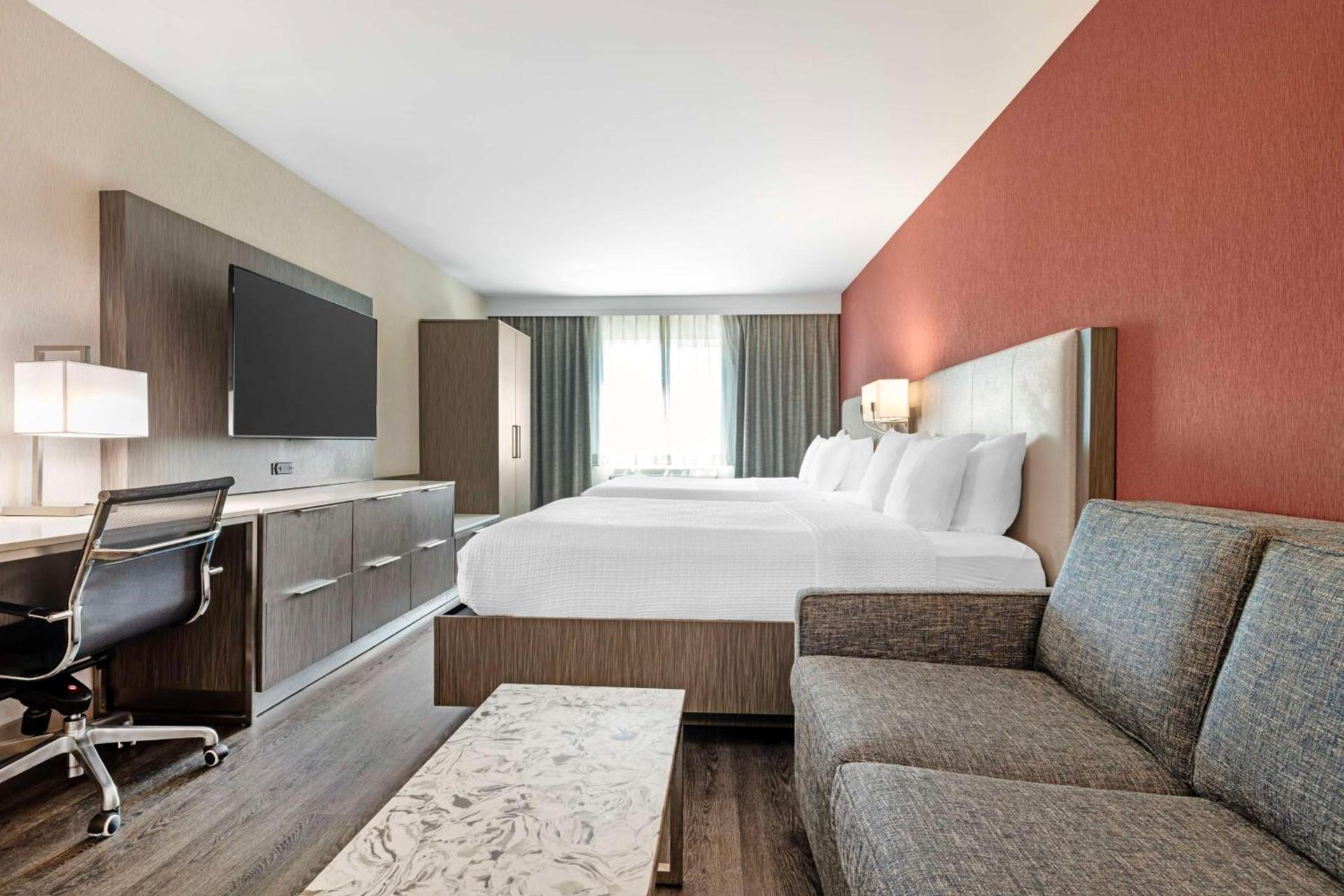 Best Western Plus Temecula Wine Country Hotel & Suites photo 24