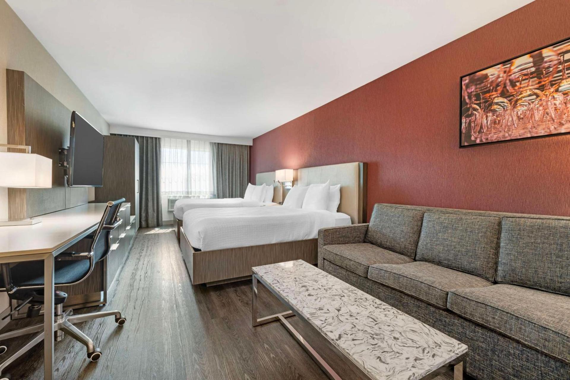 Best Western Plus Temecula Wine Country Hotel & Suites photo 26