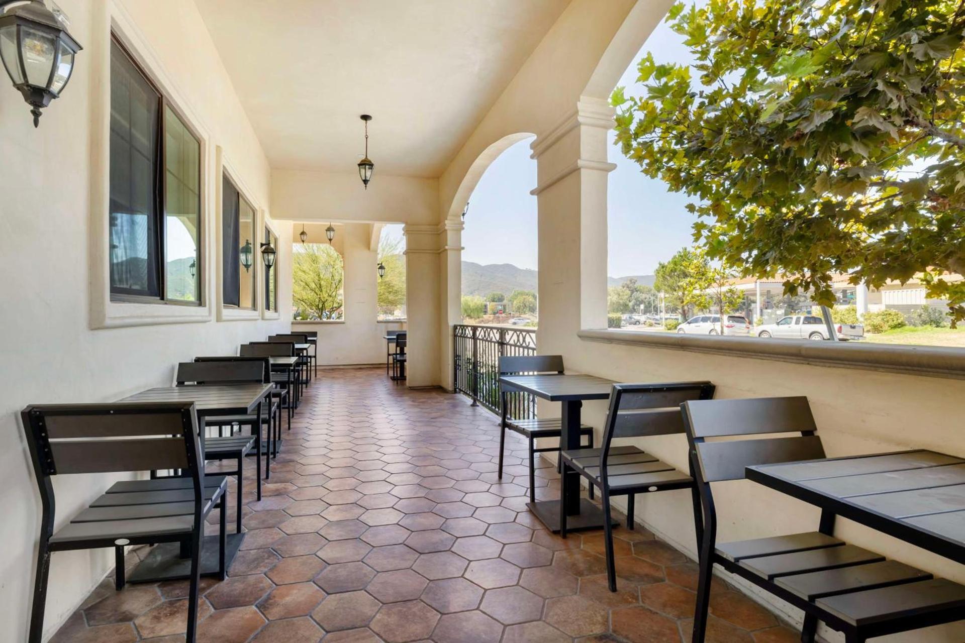 Best Western Plus Temecula Wine Country Hotel & Suites photo 35
