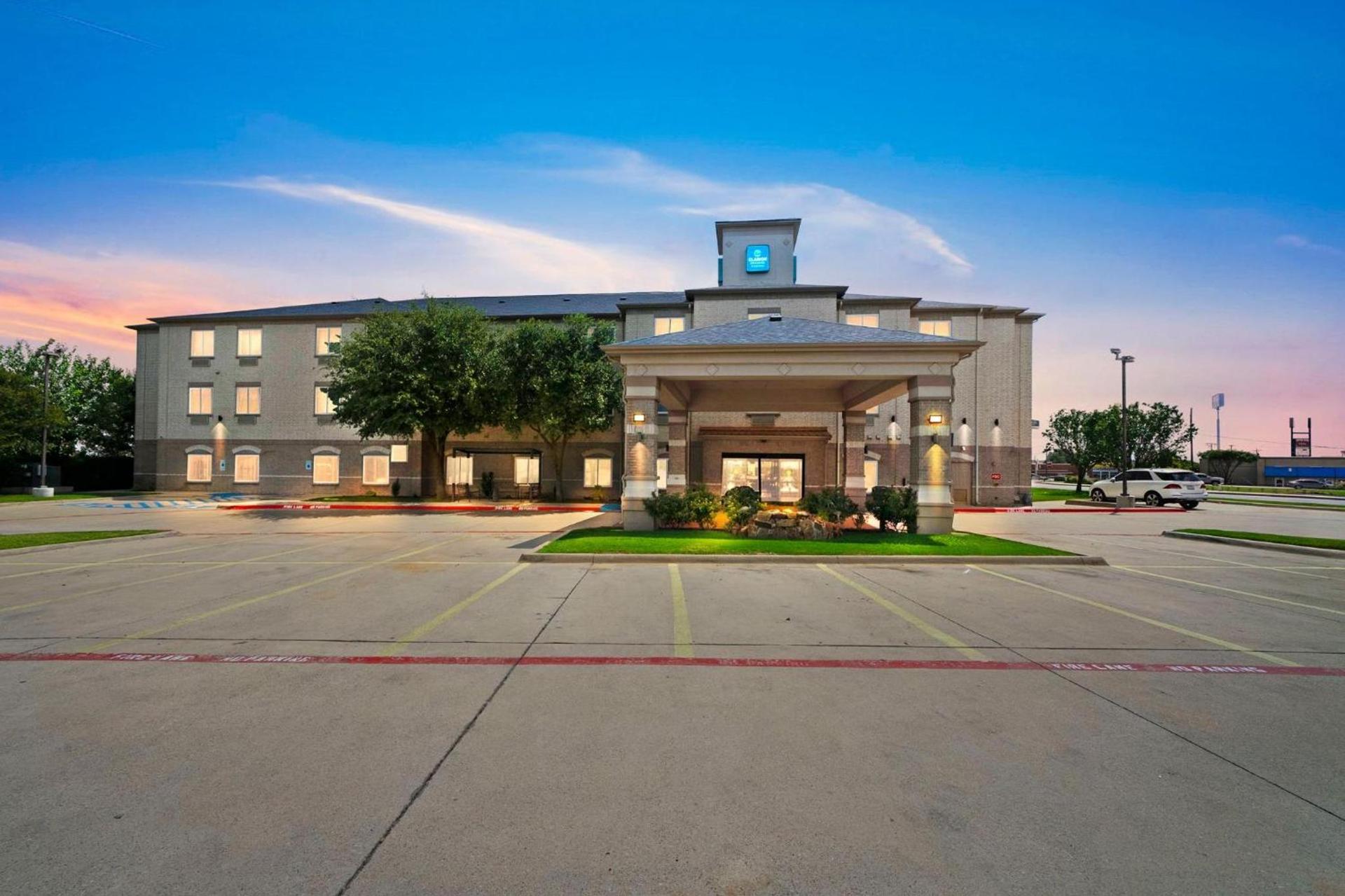 Clarion Inn & Suites Weatherford South photo 2