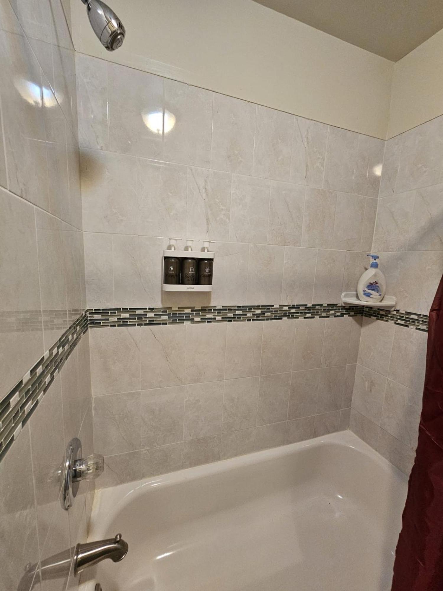 3F8-Chelsea Suites In-Unit washer dryer and TV photo 4