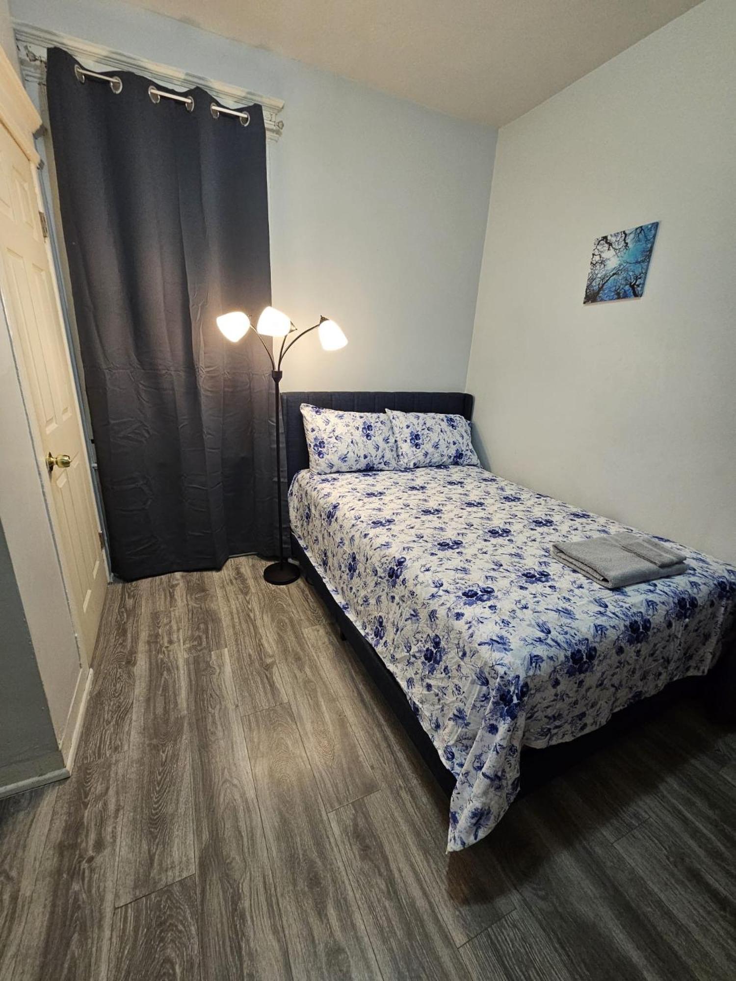 3F8-Chelsea Suites In-Unit washer dryer and TV photo 8