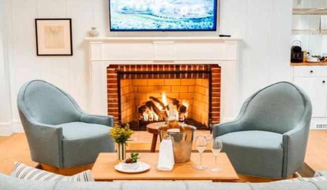 Canoe Place Inn & Cottages photo 51