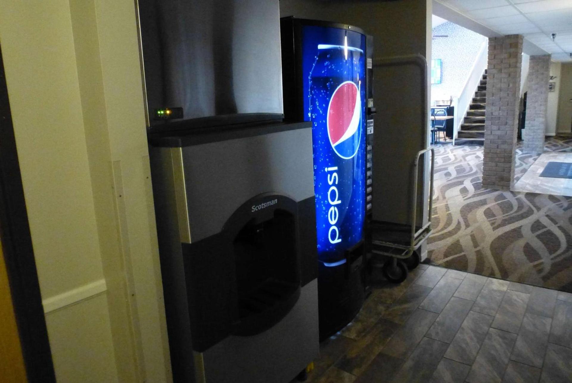 AmericInn by Wyndham Mitchell photo 11