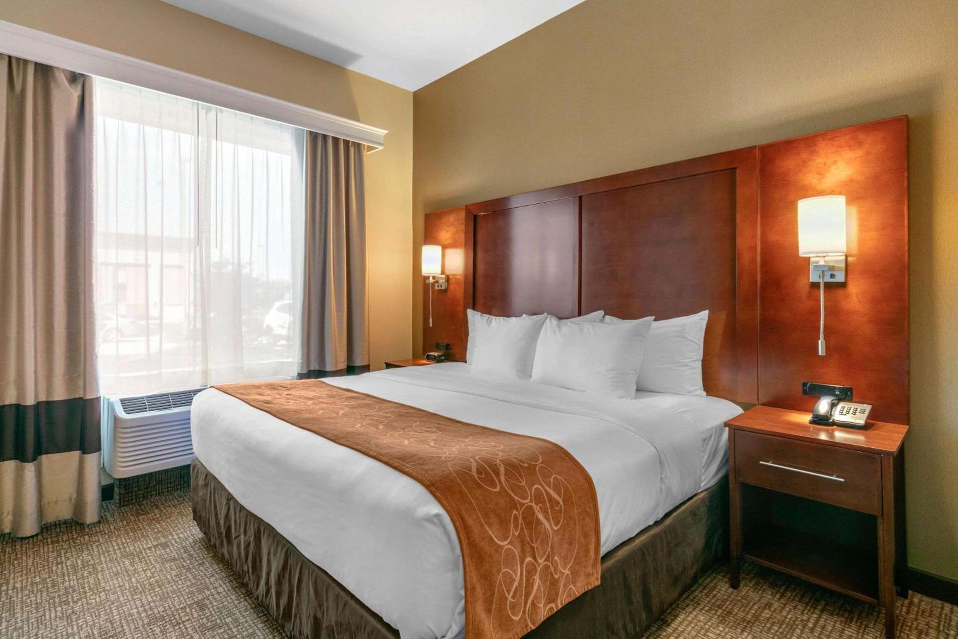 Comfort Suites Forrest City photo 15