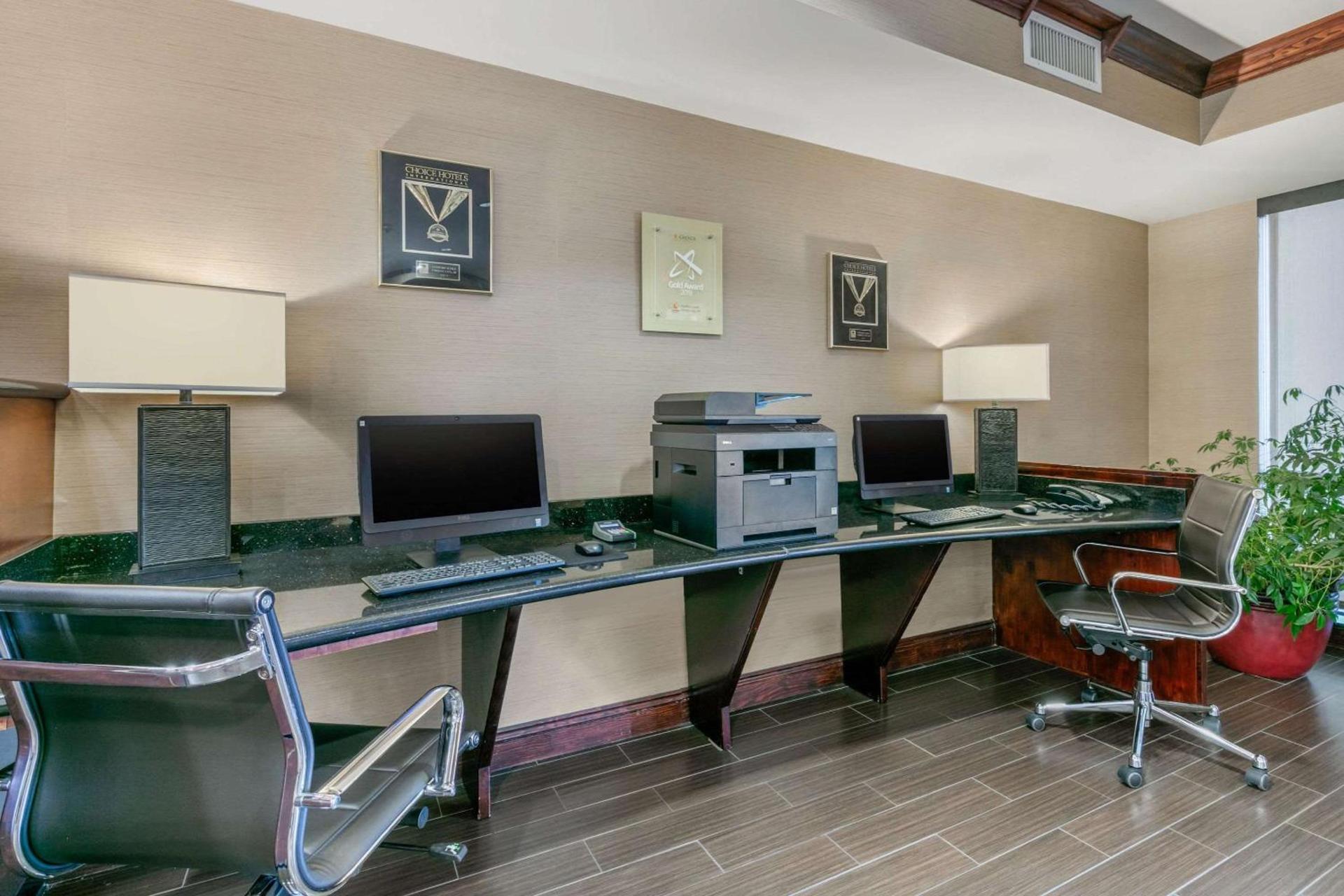 Comfort Suites Forrest City photo 34