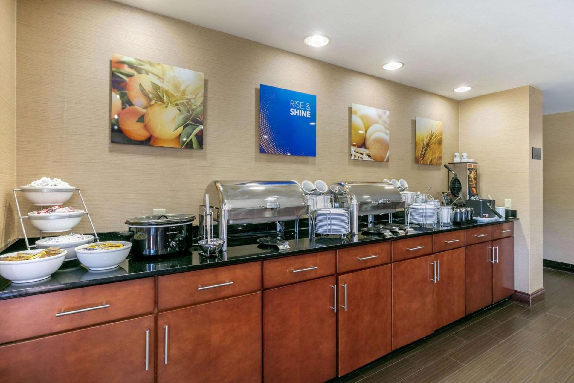 Comfort Suites Forrest City photo 36