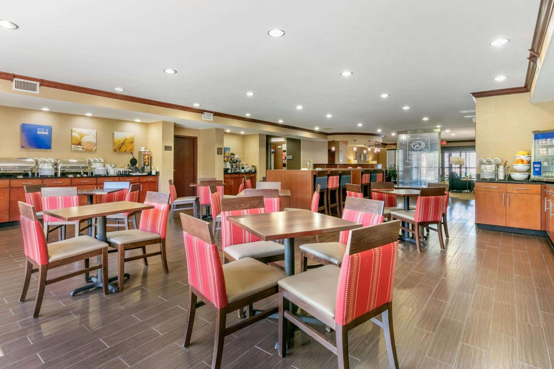 Comfort Suites Forrest City photo 37