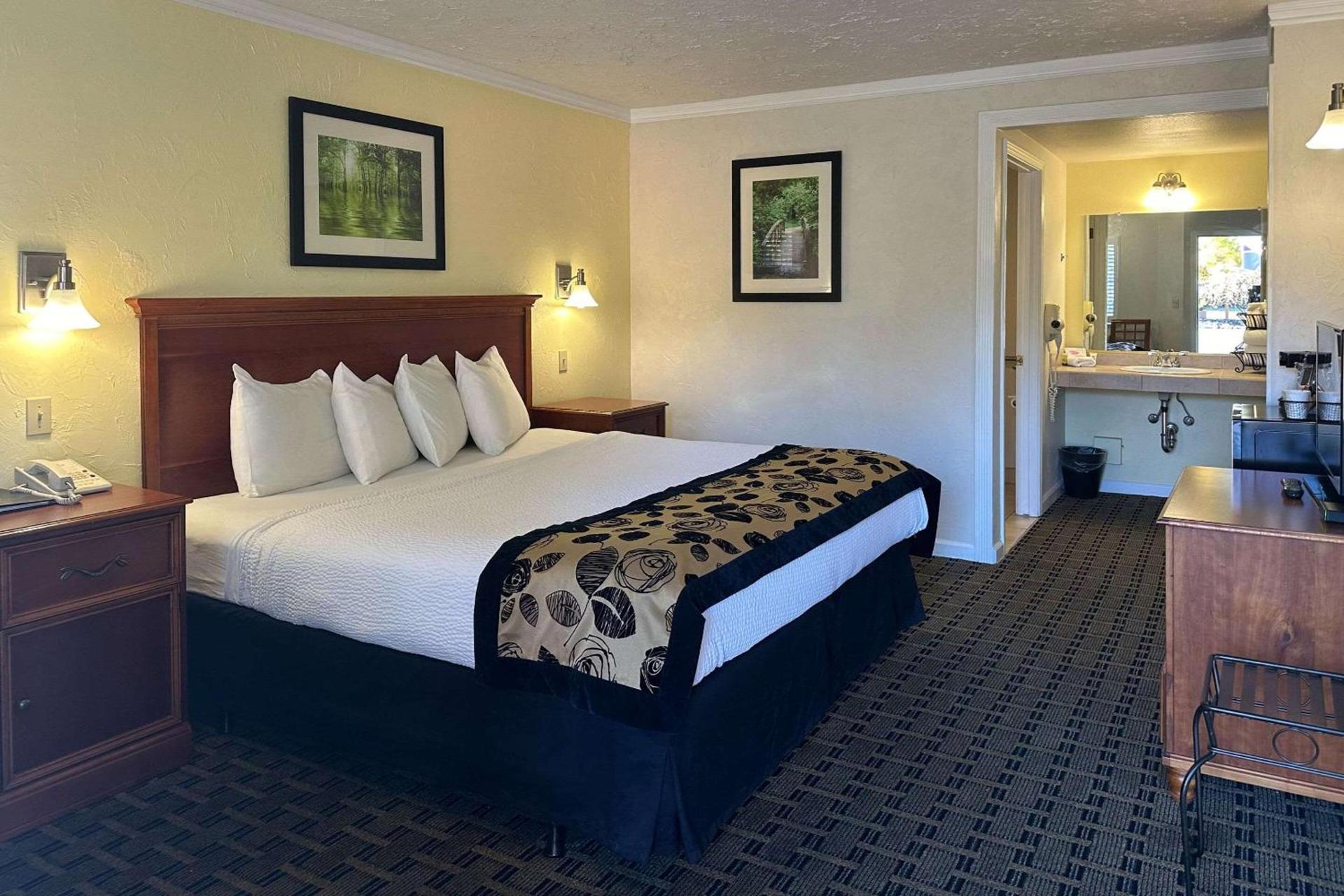 The Inn at Baechtel Creek photo 29