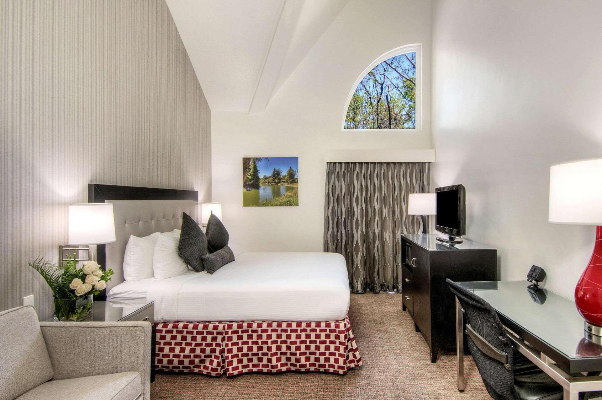 Aggie Inn, an Ascend Collection Hotel photo 42