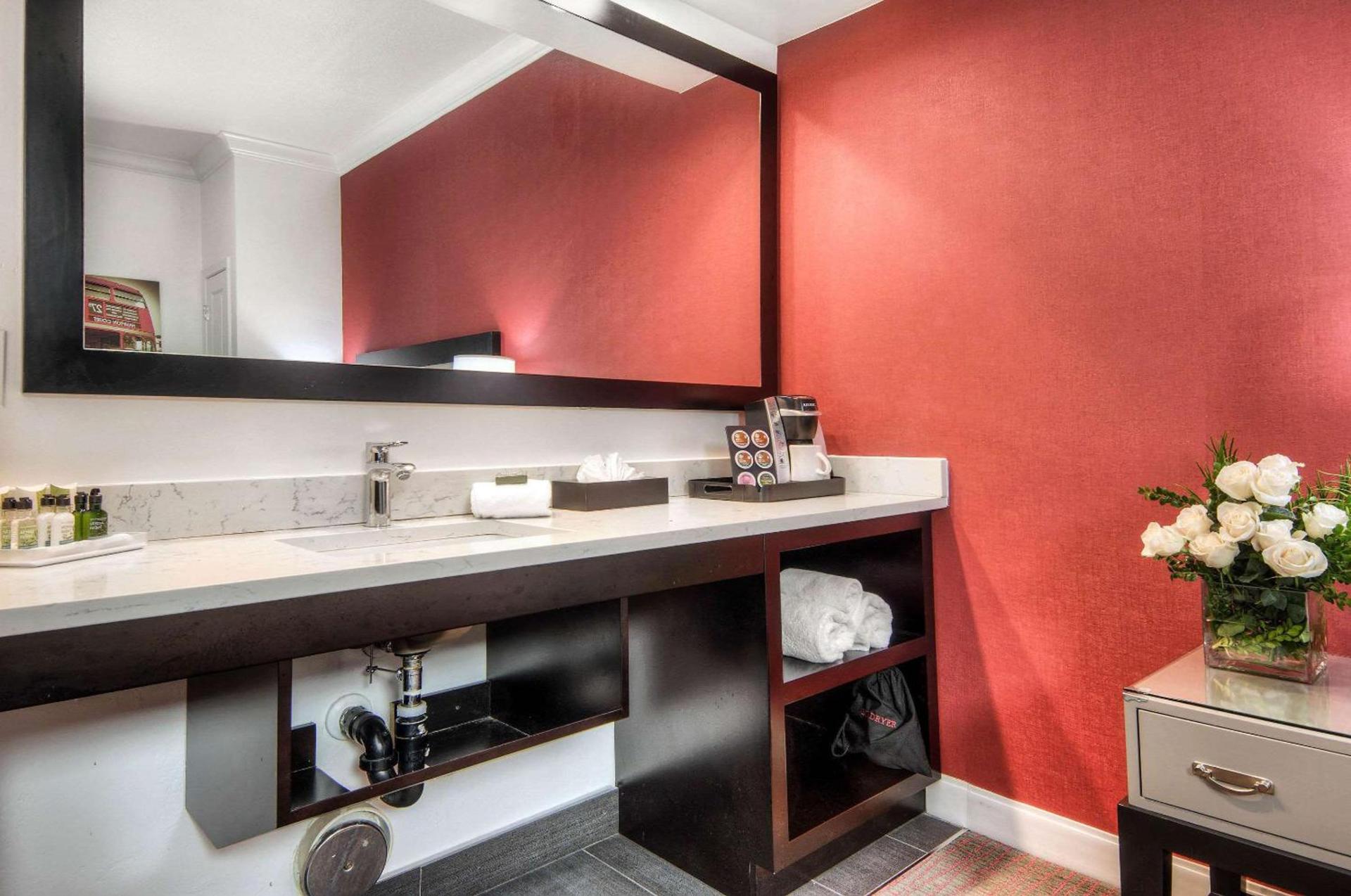 Aggie Inn, an Ascend Collection Hotel photo 13