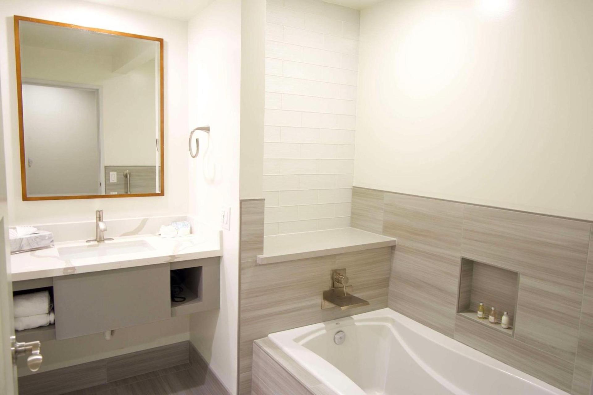 The Volare, an Ascend Collection Hotel photo 33